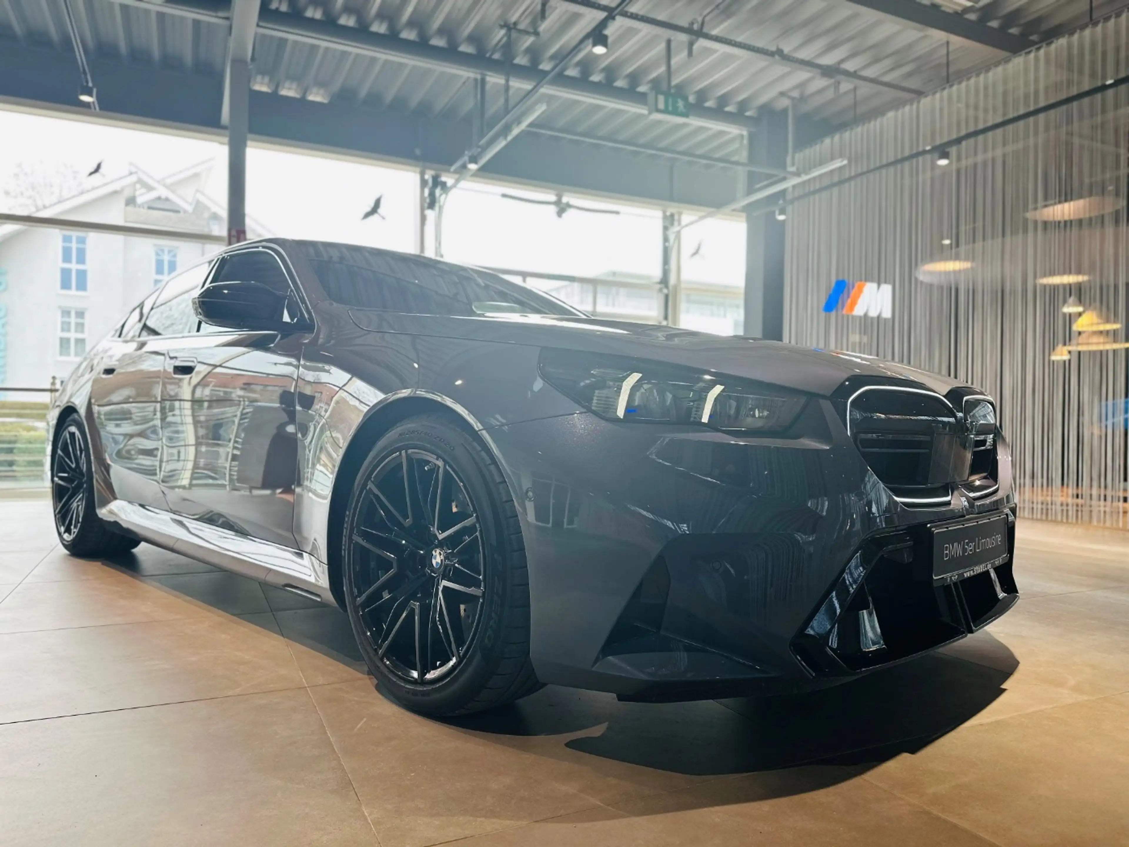 BMW M5 LIMOUSINE. STORM BAY METALLIC LEDER SCHWARZ.++ — photo 5