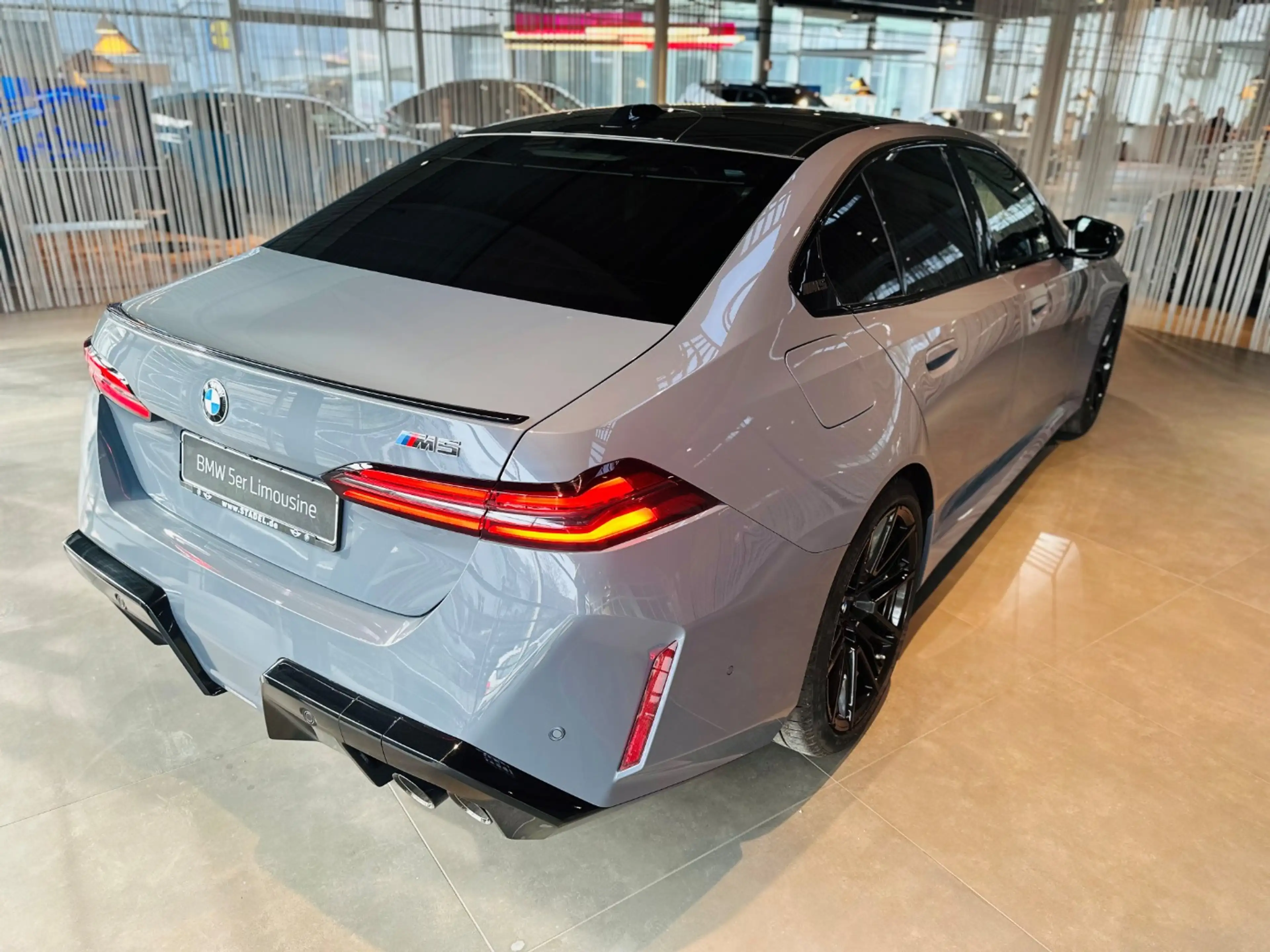 BMW M5 LIMOUSINE. STORM BAY METALLIC LEDER SCHWARZ.++ — photo 9