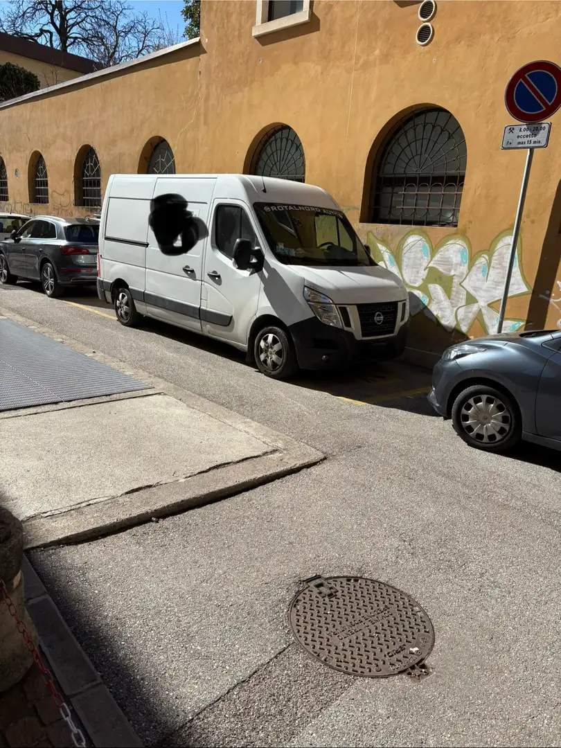 Nissan NV400 rivestimento interno dietro Білий - 2