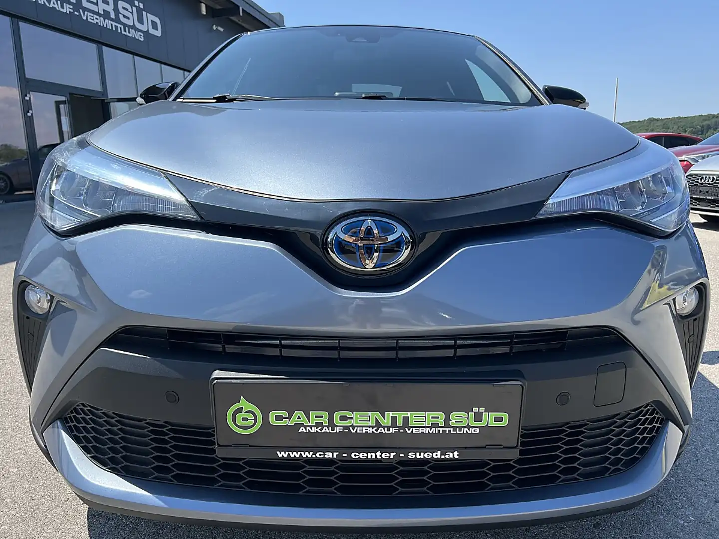 Toyota C-HR 1,8 Hybrid C-LUB CVT Grau - 2