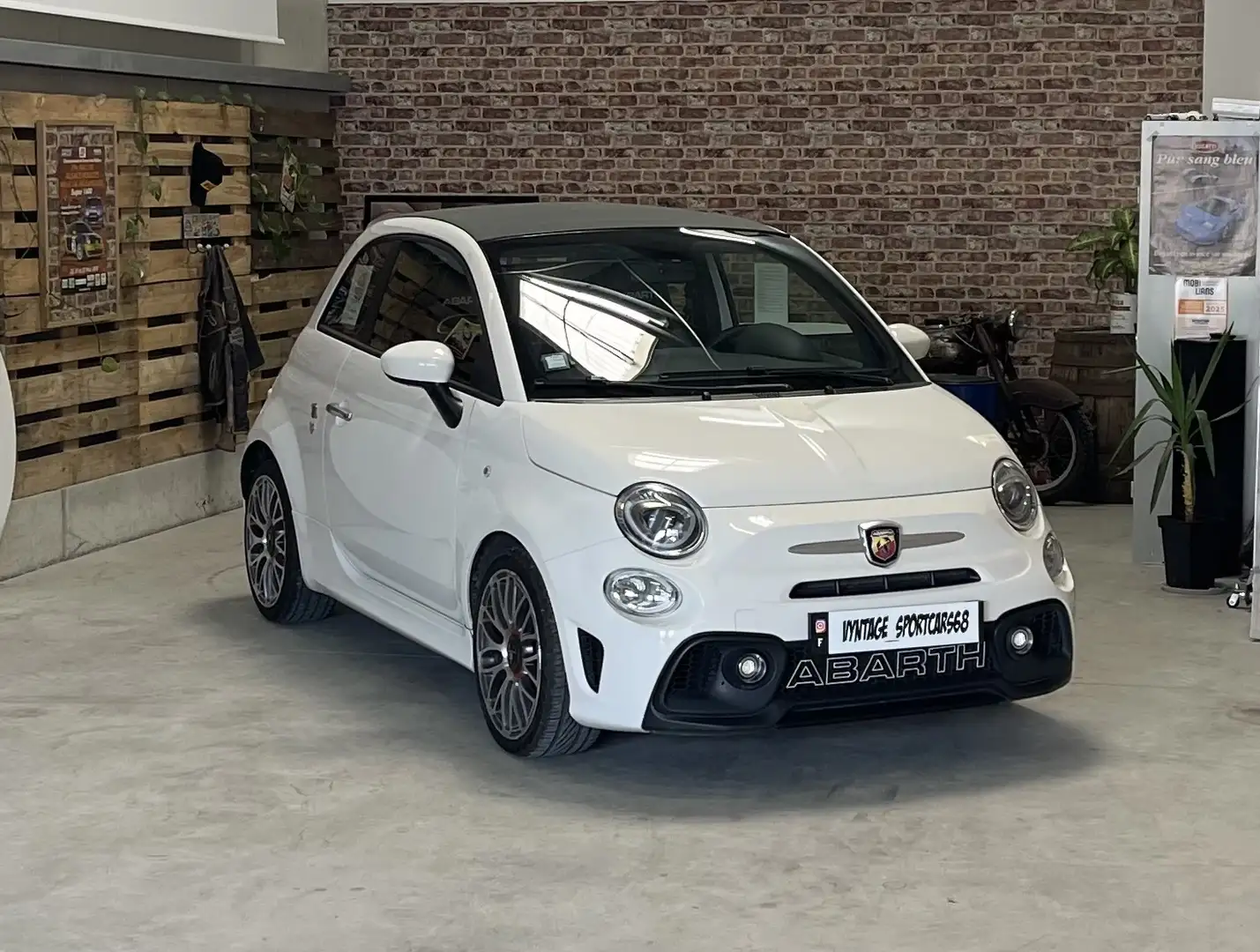 Abarth 595C 1.4 Turbo 16V T-Jet 145 ch BVM5 - 1
