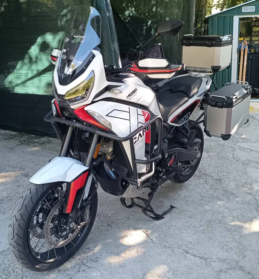 Moto Morini X-Cape