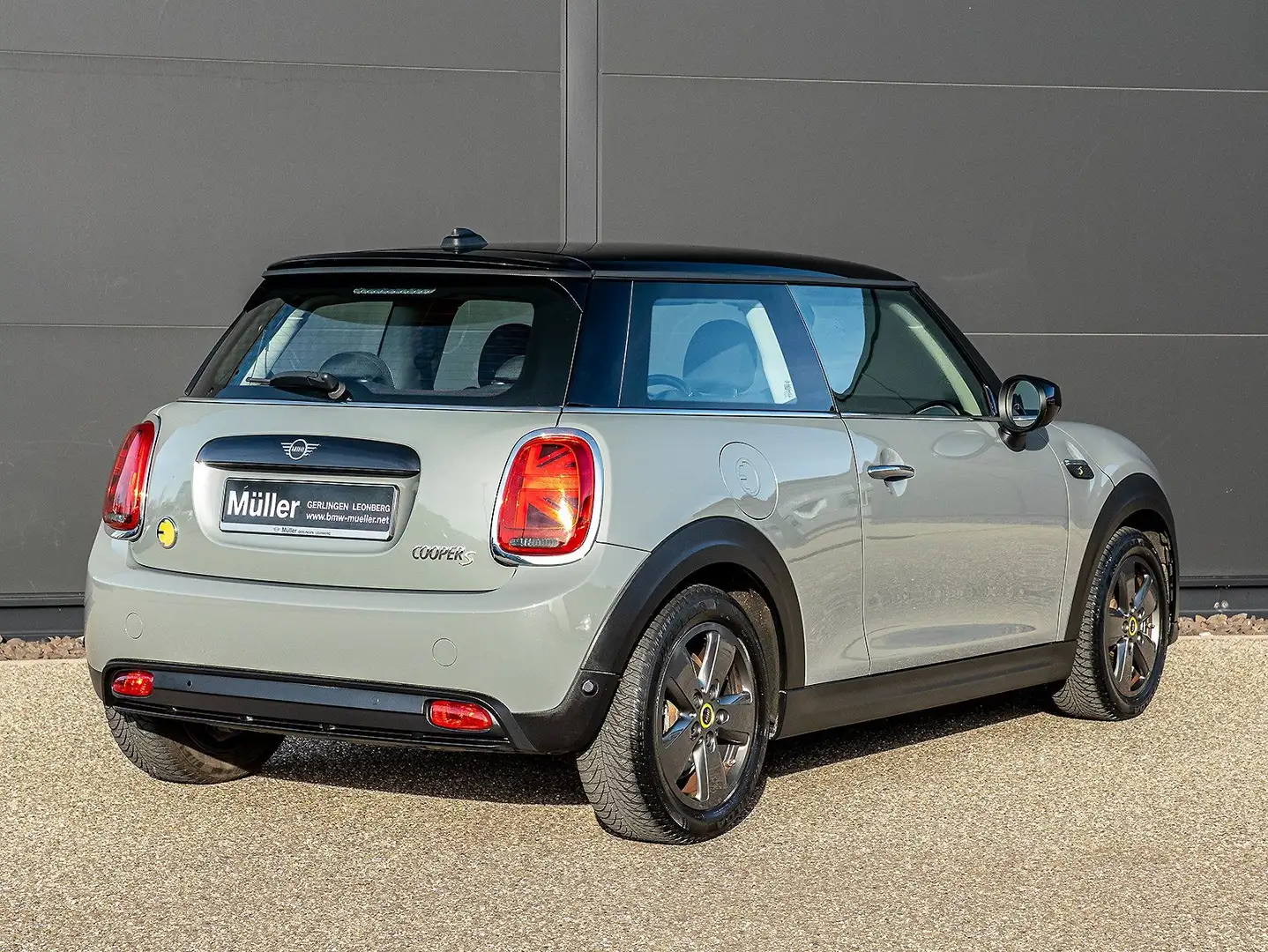 MINI Cooper SE 3-Türer EssentialTrim DAB Navi SH 1VB PDC Grau - 2
