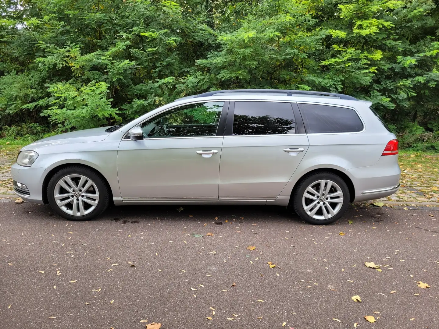 Volkswagen Passat Variant 2.0 TDI DSG BlueMotion Technology Comfortline - 2