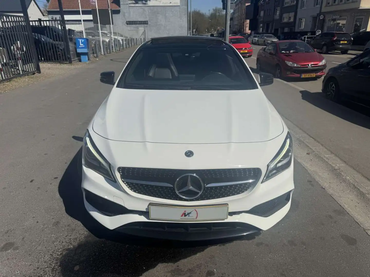 Mercedes-Benz CLA 200 Shooting Brake d AMG line Edition 7G-Tronic Blanc - 2