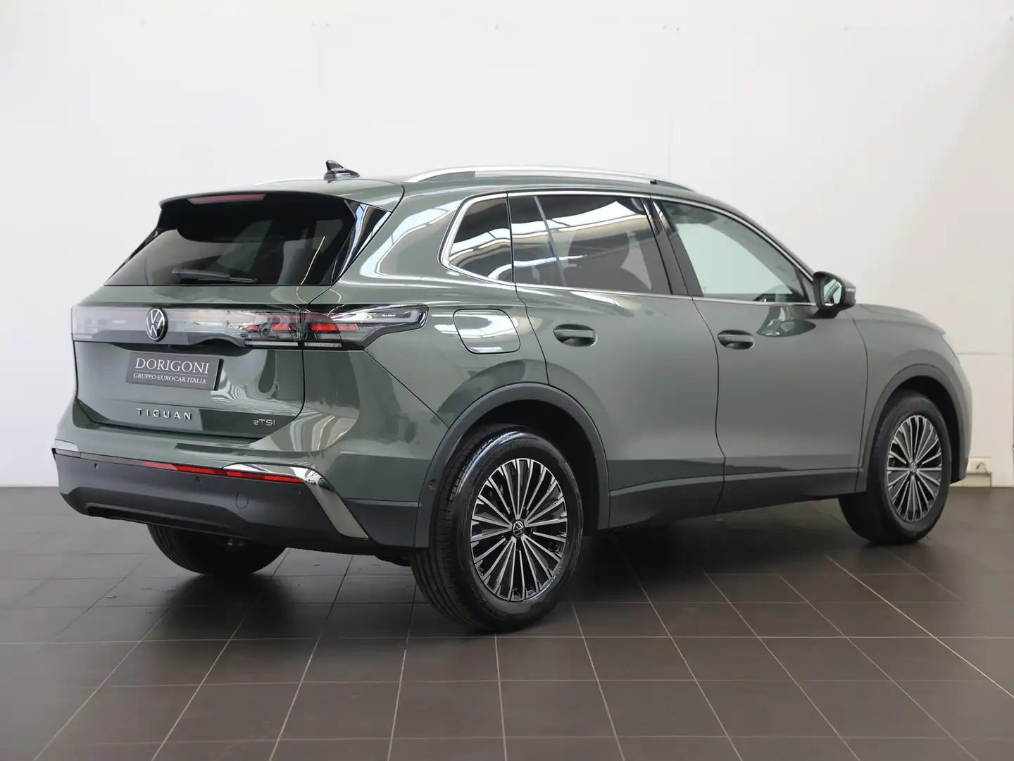 Volkswagen Tiguan 1.5 etsi elegance 150cv dsg Verde - 2