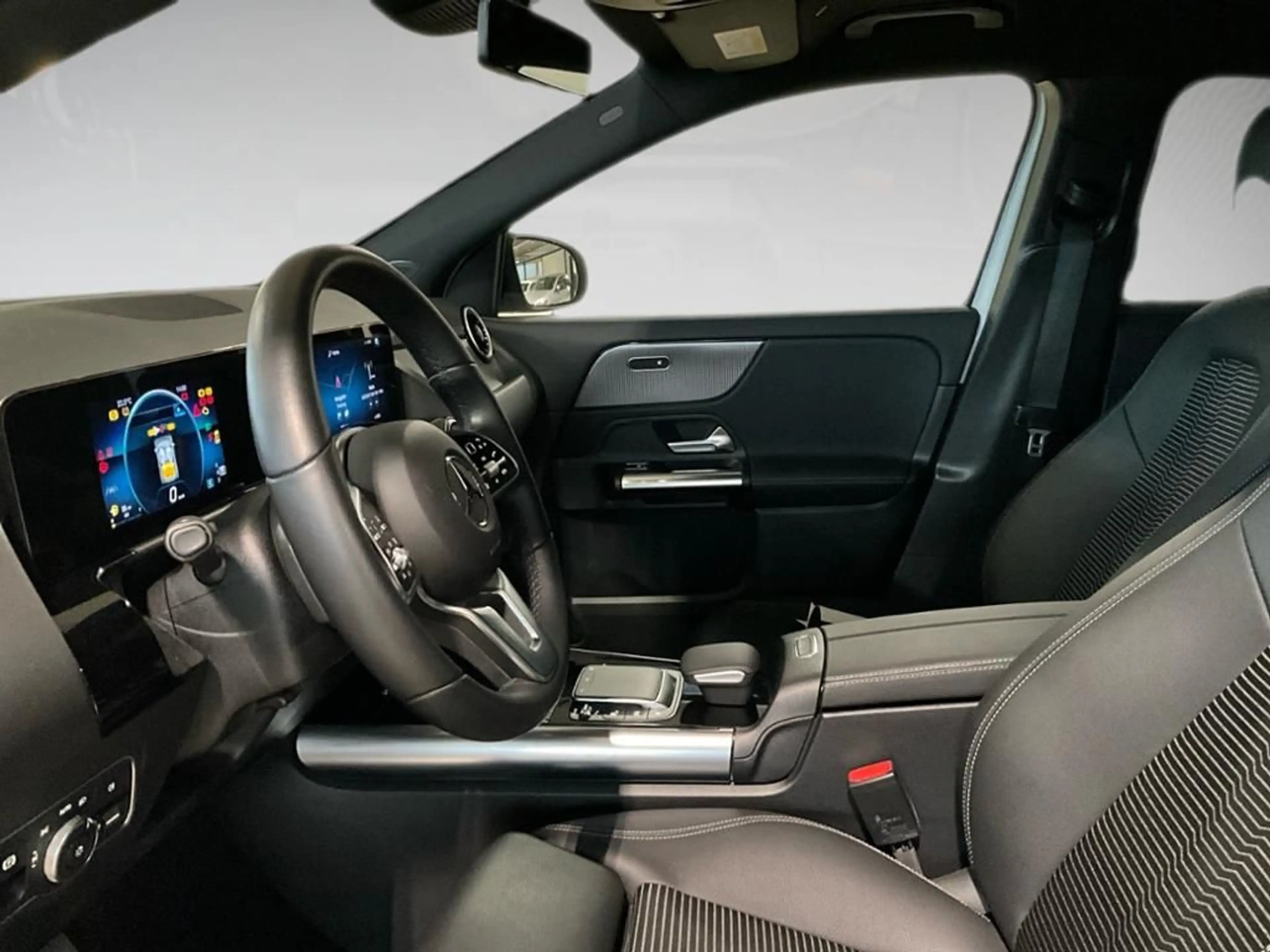 Mercedes-Benz GLA 200 Progressive AUT Kam. KlimaA LED LM Navi — photo 5