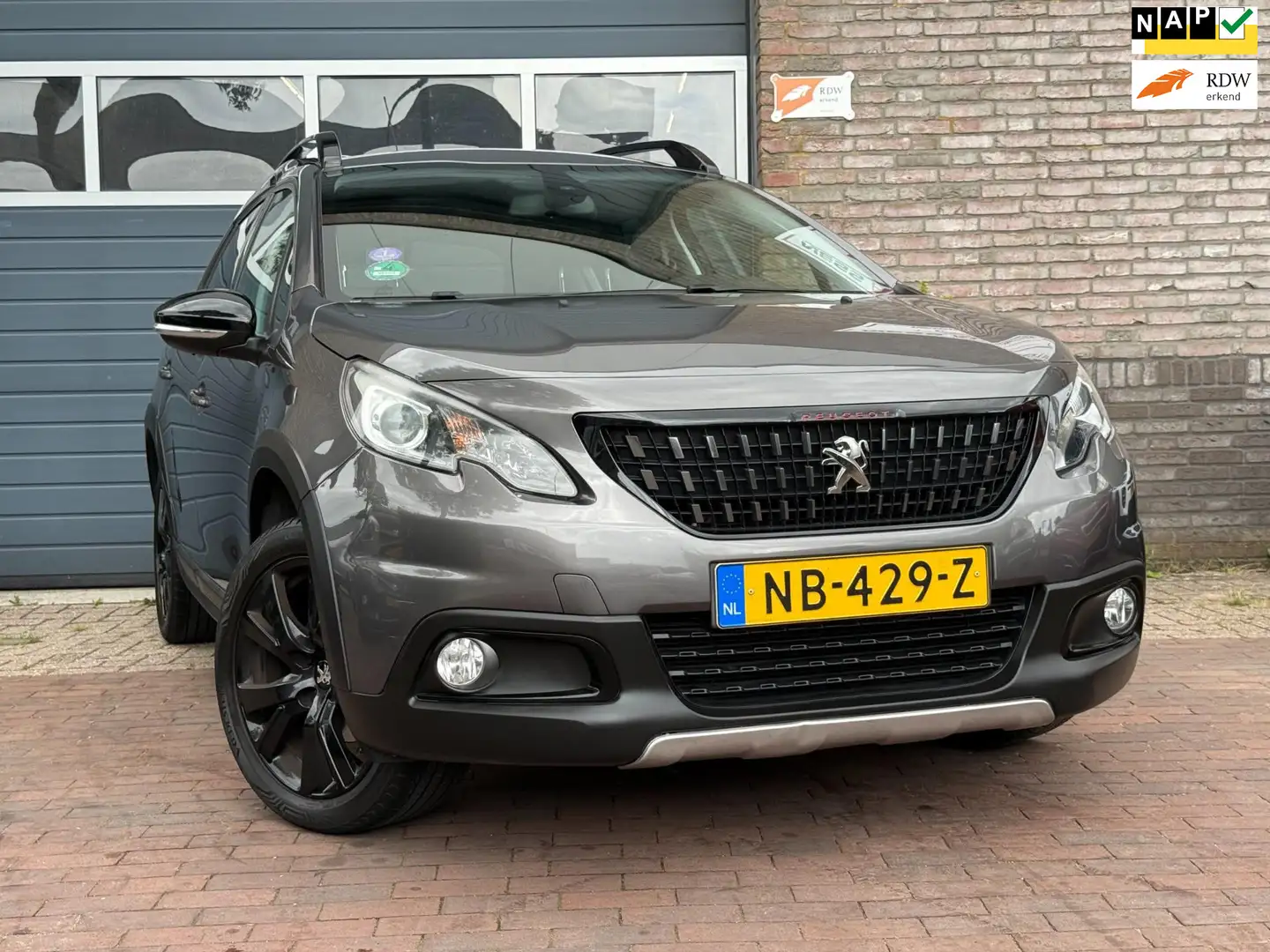 Peugeot 2008 1.2 PureTech GT-line Grijs - 1