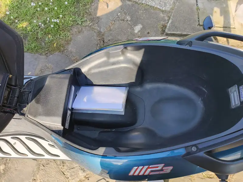 Piaggio MP3 300 - foto 6