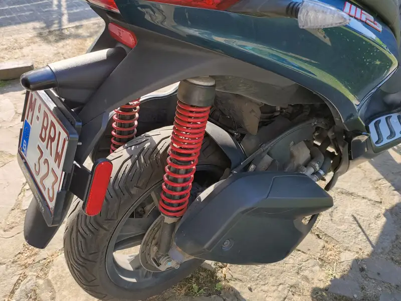 Piaggio MP3 300 - foto 8