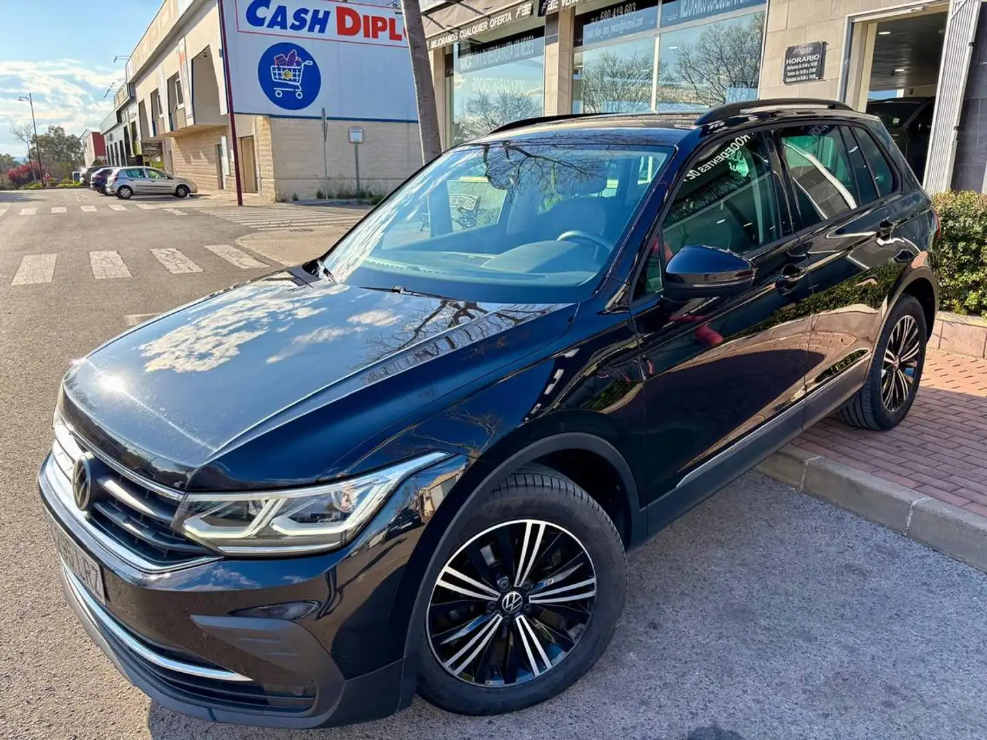 Volkswagen Tiguan 2.0TDI Life DSG 110kW Negro - 1