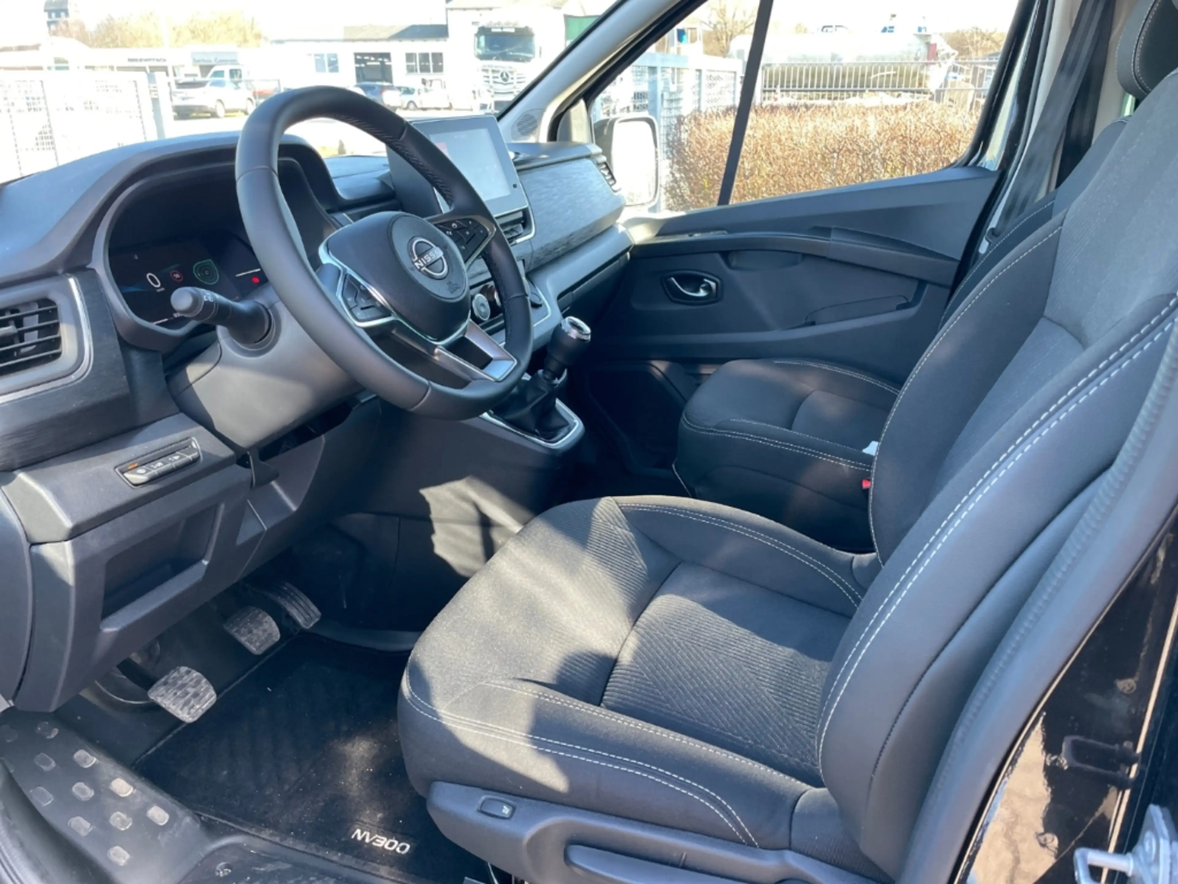 Nissan Primastar Kombi L1H1 2,8t Tekna Navi 360 Kamera LED ACC Appl — photo 7