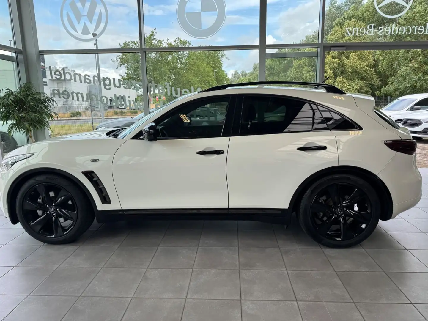 Infiniti QX70 3.0 d S Premium Weiß - 2