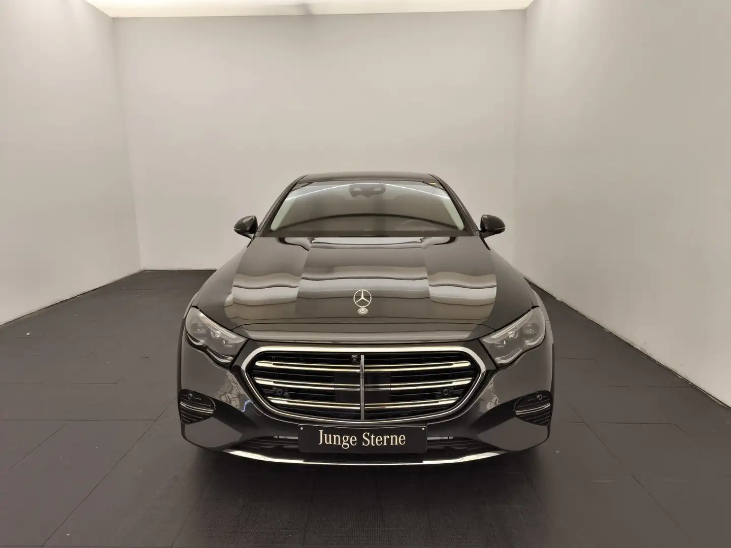 Mercedes-Benz E 200 E 200 4M Exclusive PremiumPlus Superscreen Airmati Grau - 2
