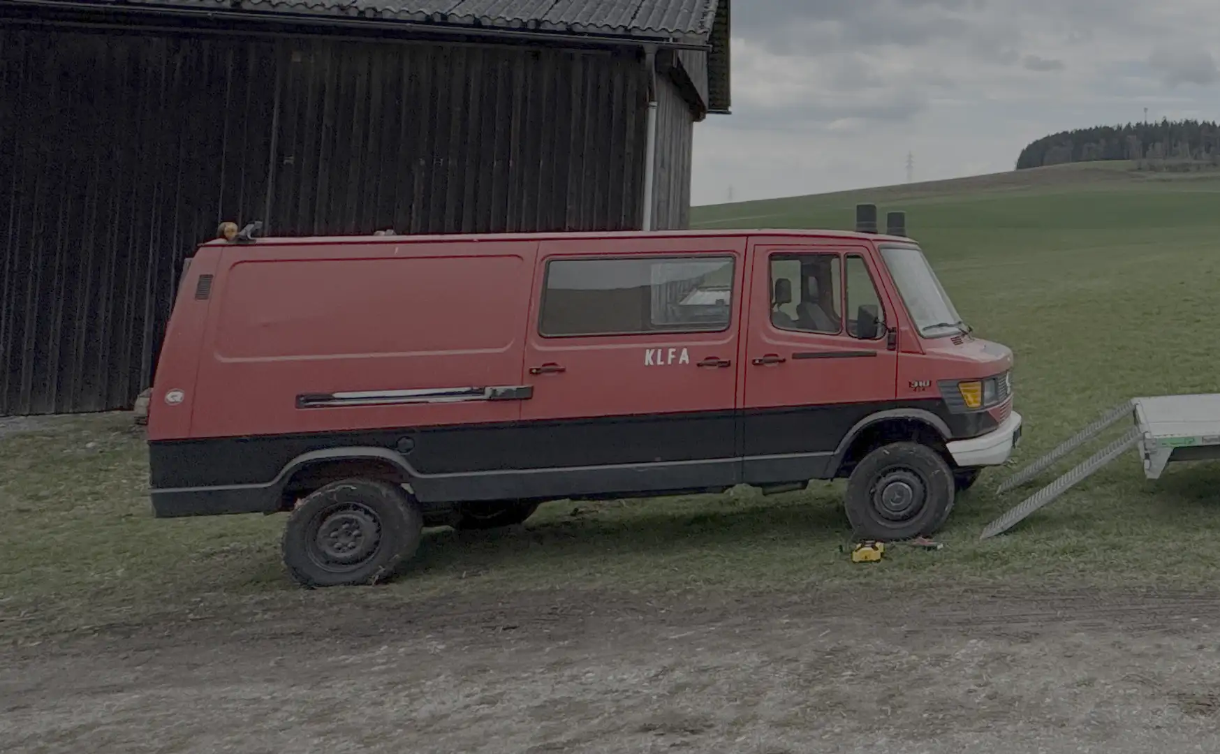 Mercedes-Benz T1 310 4x4 Oberaigner Allrad nur 62tkm Rot - 1