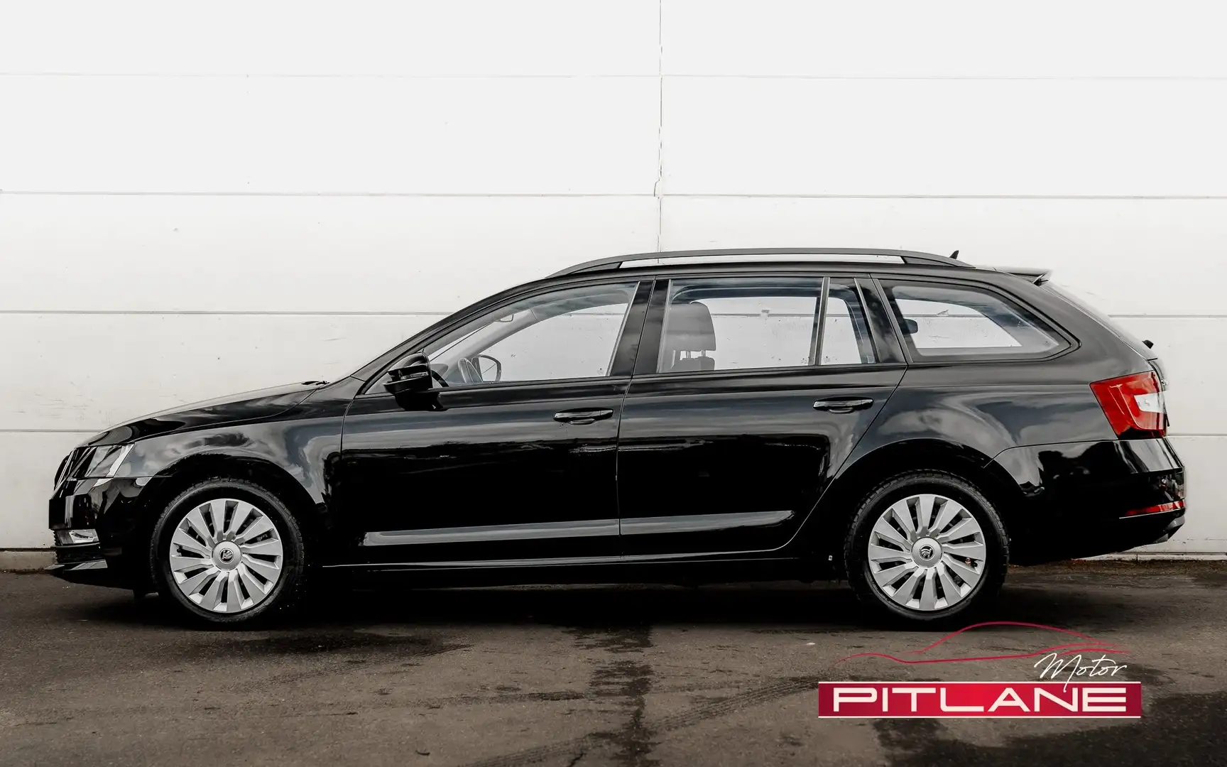 Skoda Octavia 1.6 TDi BOITE DSG 7 / CARPLAY / VOCAL / FRONT-ASS. Schwarz - 2