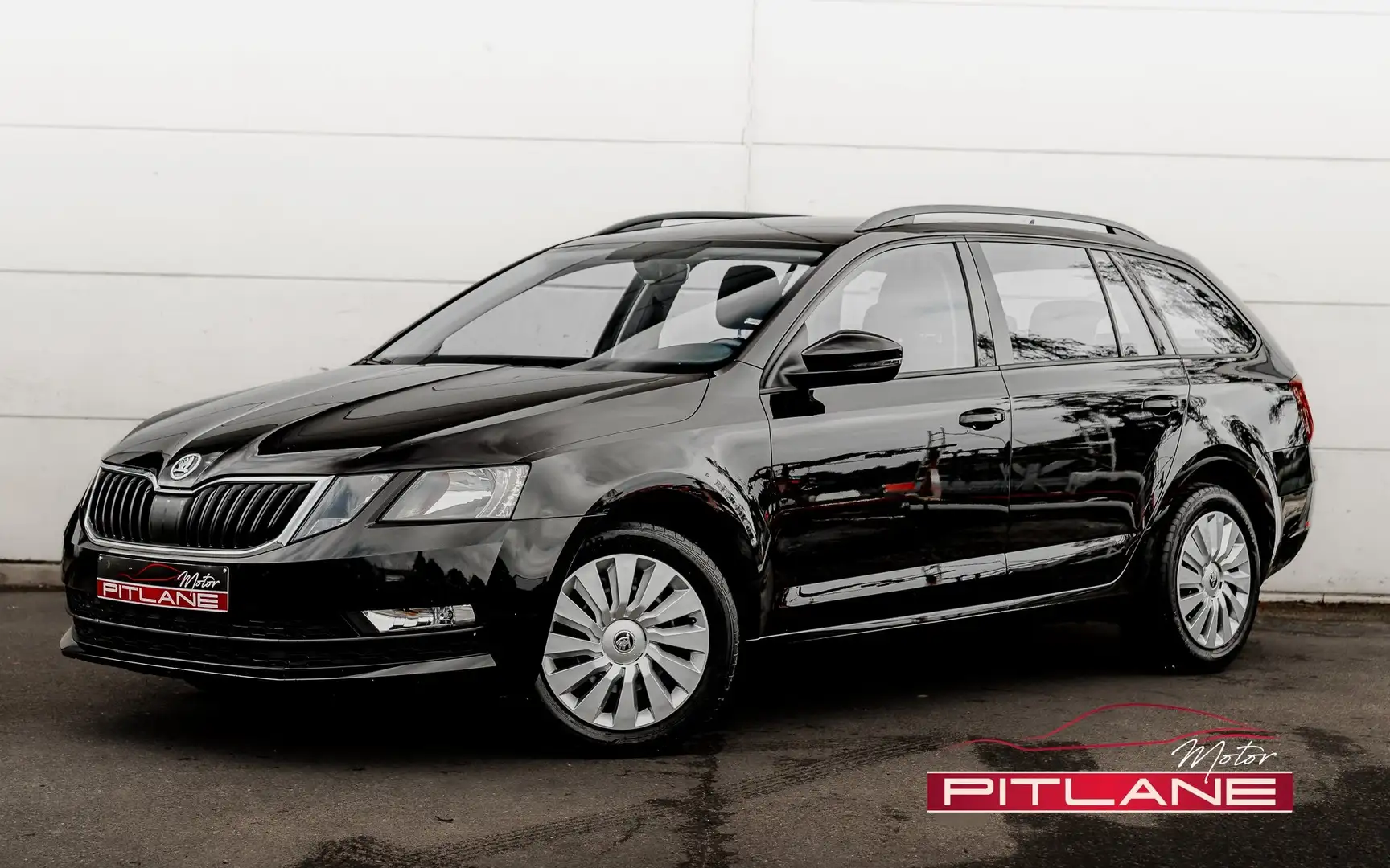 Skoda Octavia 1.6 TDi BOITE DSG 7 / CARPLAY / VOCAL / FRONT-ASS. Schwarz - 1