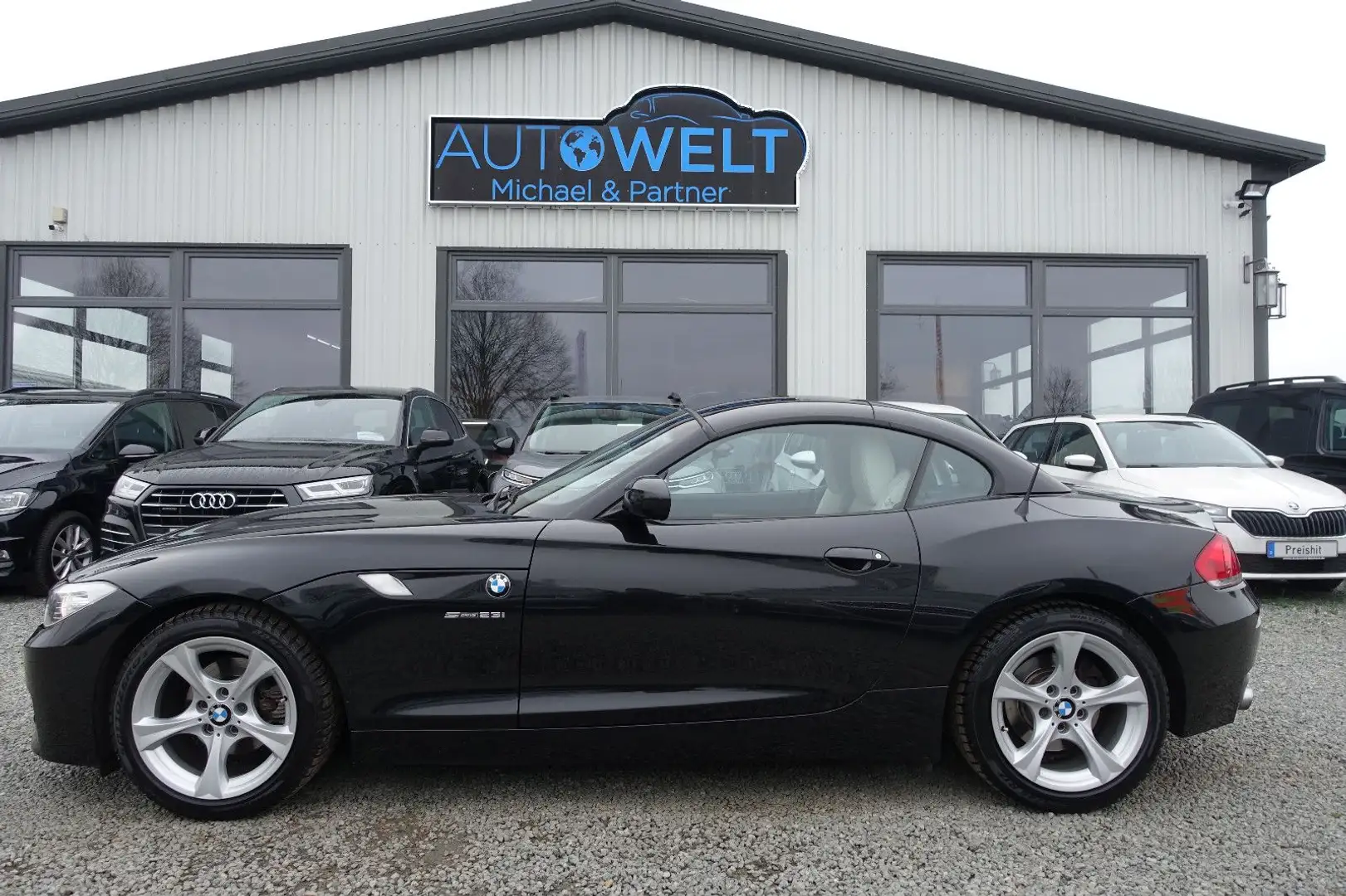 BMW Z4 Roadster Aut. M-Paket KLIMAAUT NAV Scheckheft Noir - 1