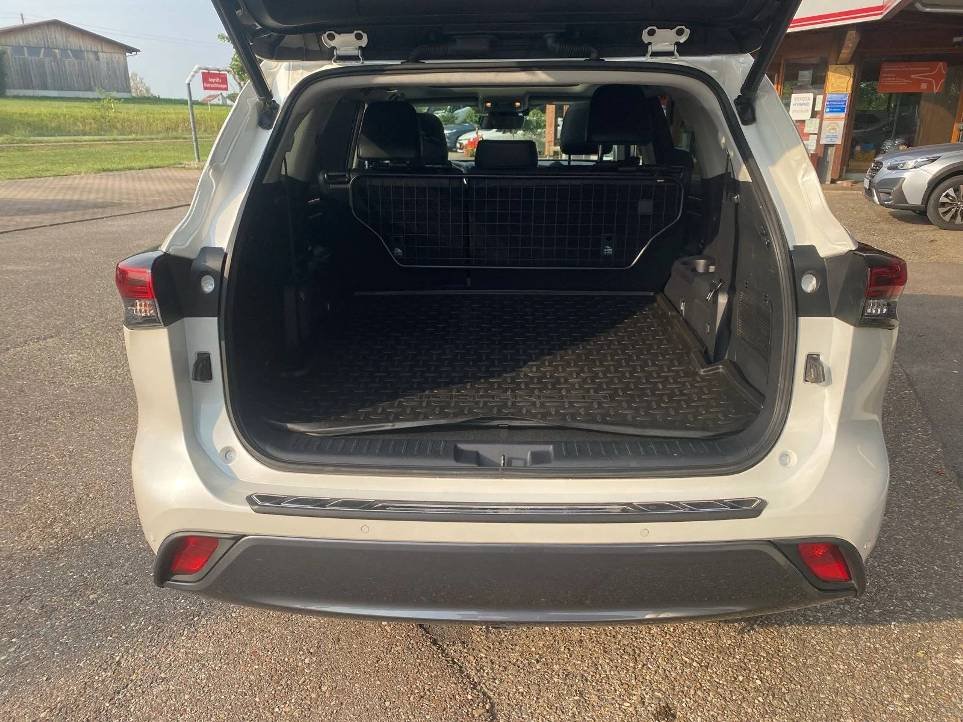 Toyota Highlander Hybrid Executive — photo 13