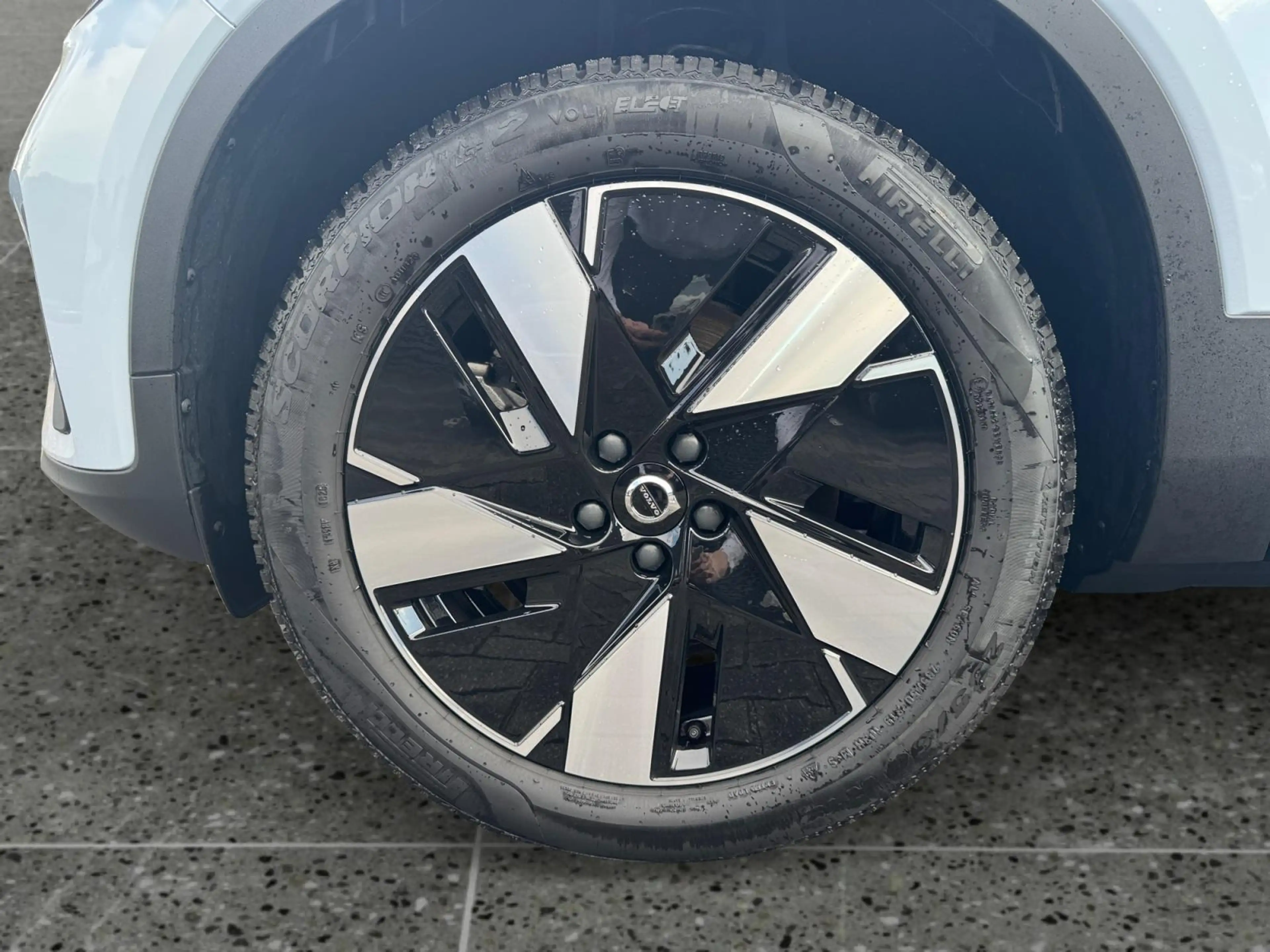 Volvo EX40 Single Motor Essential 70 kWh | 19 inch wielen | A — photo 9