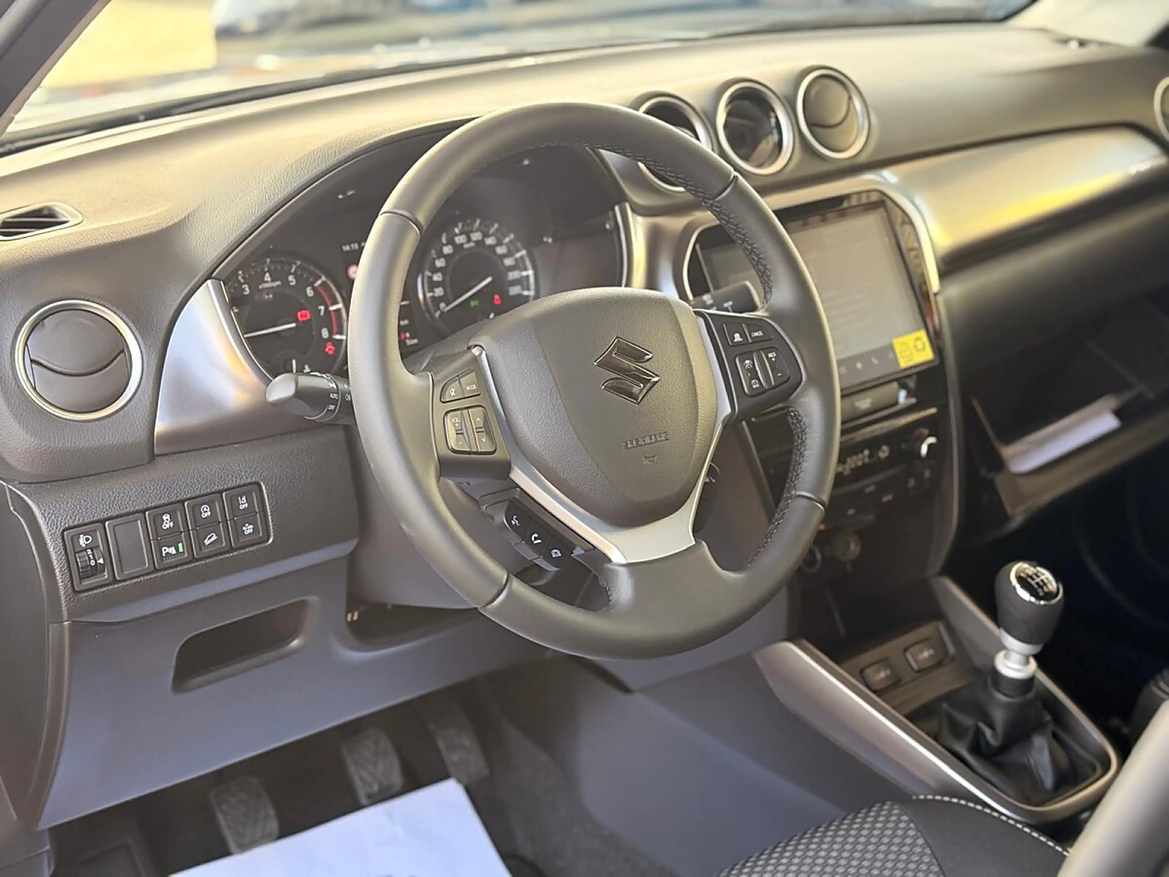 Suzuki Vitara 1,4 Hybrid ALLGRIP shine — photo 13