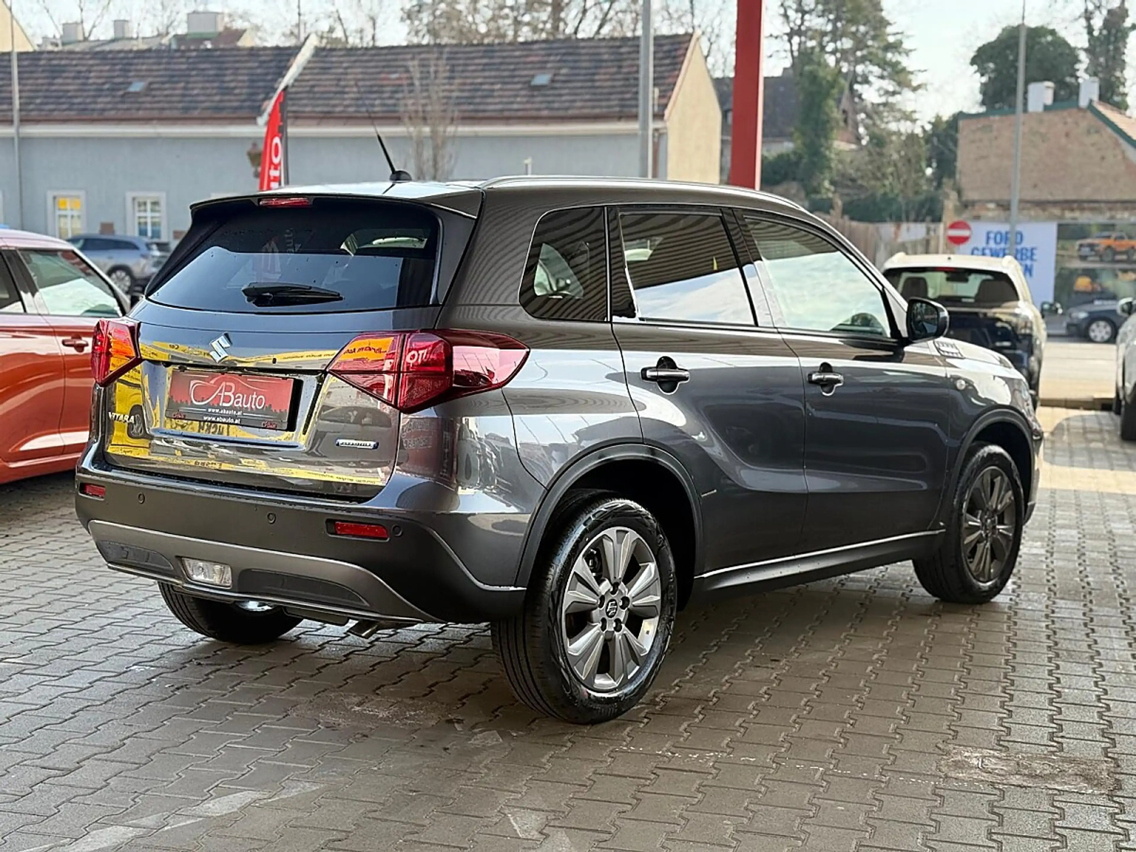 Suzuki Vitara 1,4 Hybrid ALLGRIP shine — photo 5