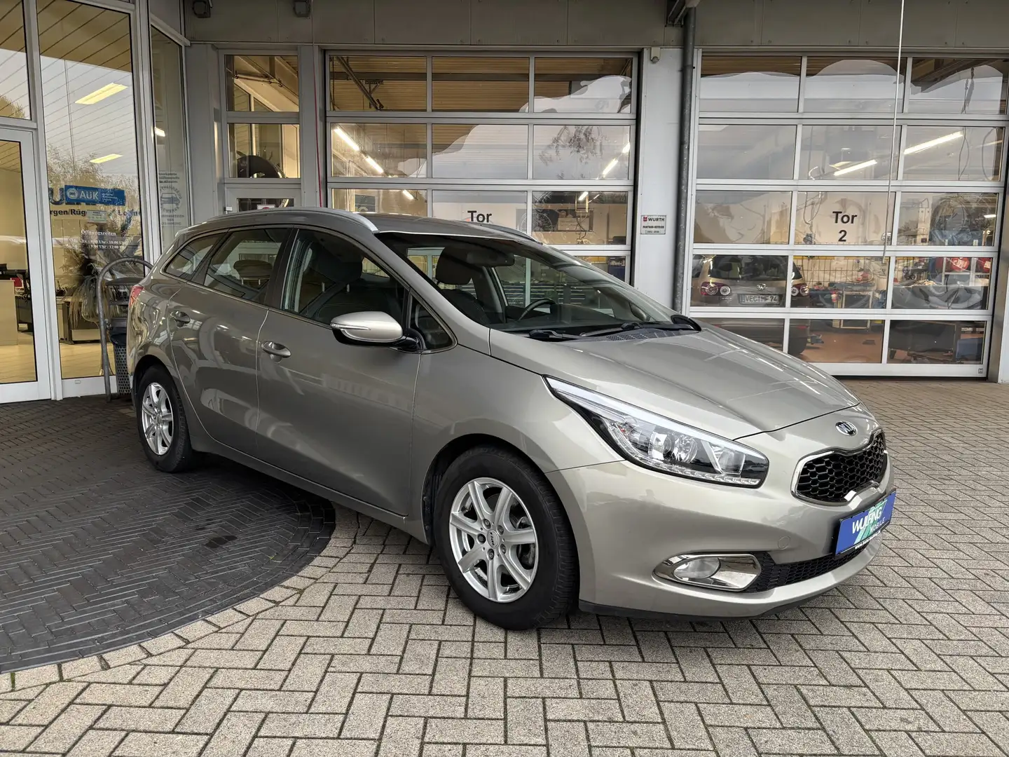 Kia Ceed SW / cee'd SW 1.6 Edition 7 NAVI CAM PDC Tempomat Zilver - 2