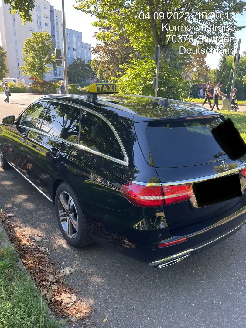 Mercedes-Benz 220 E Klasse - T Model Schwarz - 1