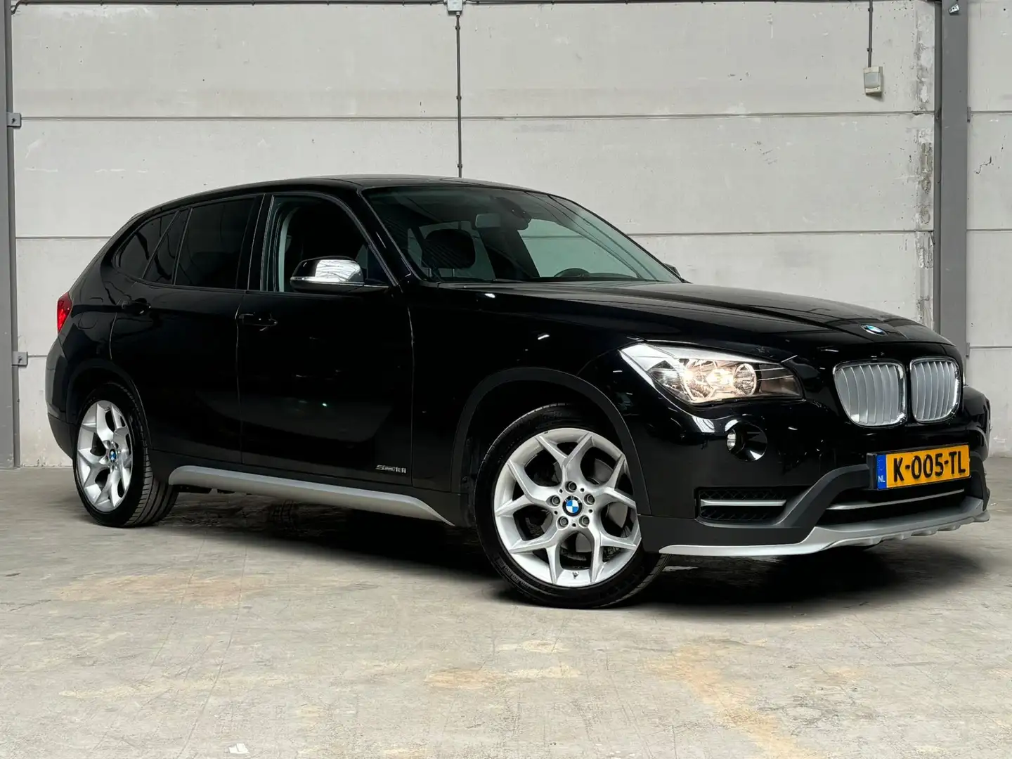 BMW X1 SDrive18i Automaat Navi Cruise Clima Lmv Czarny - 2