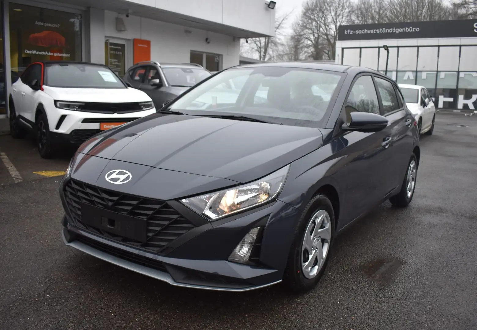 Hyundai i20 1.2 79 PS Navi Kamera SHZ LHZ PDC VORLAUF Gris - 1