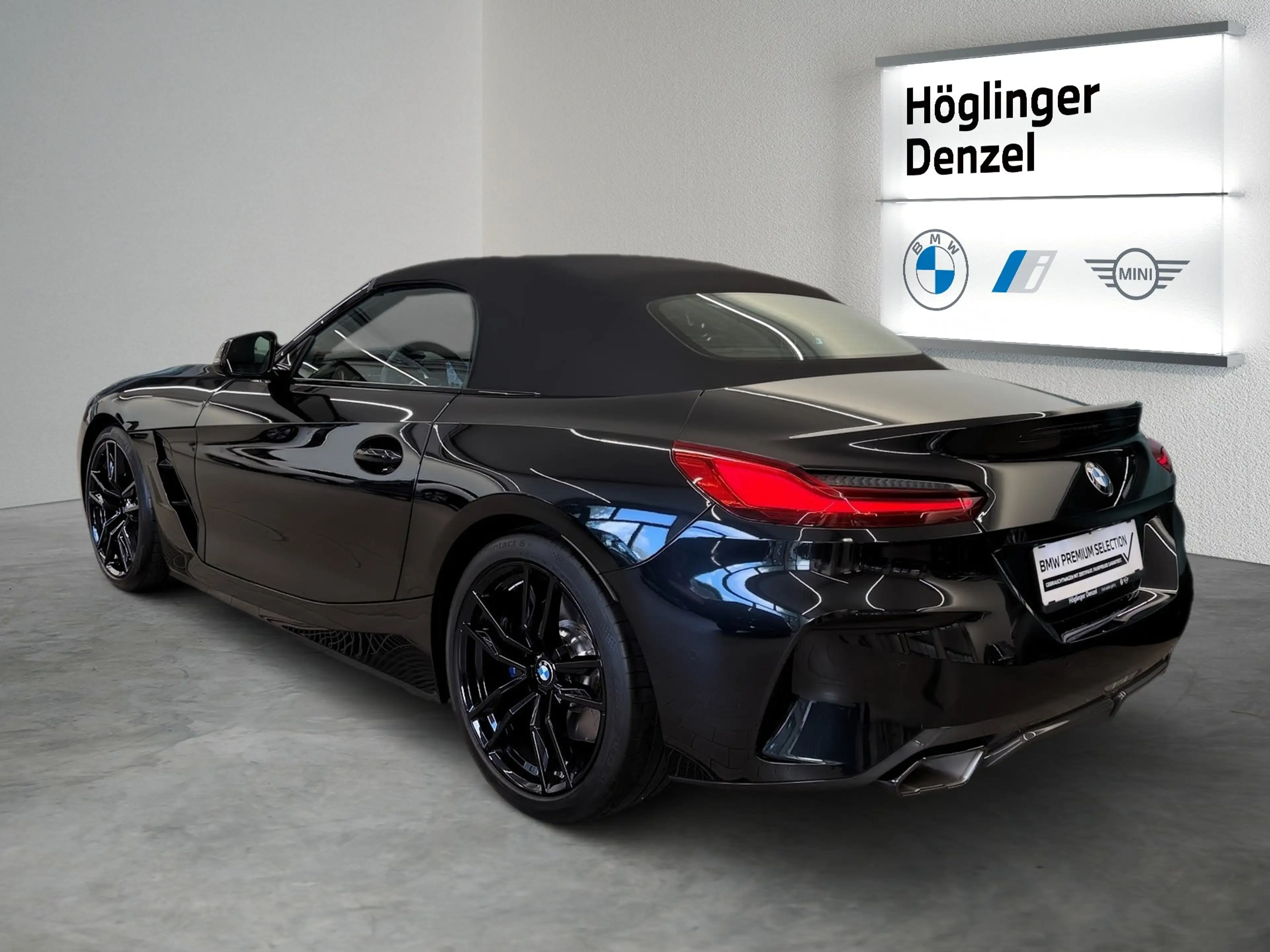 BMW Z4 sDrive M40i — photo 10