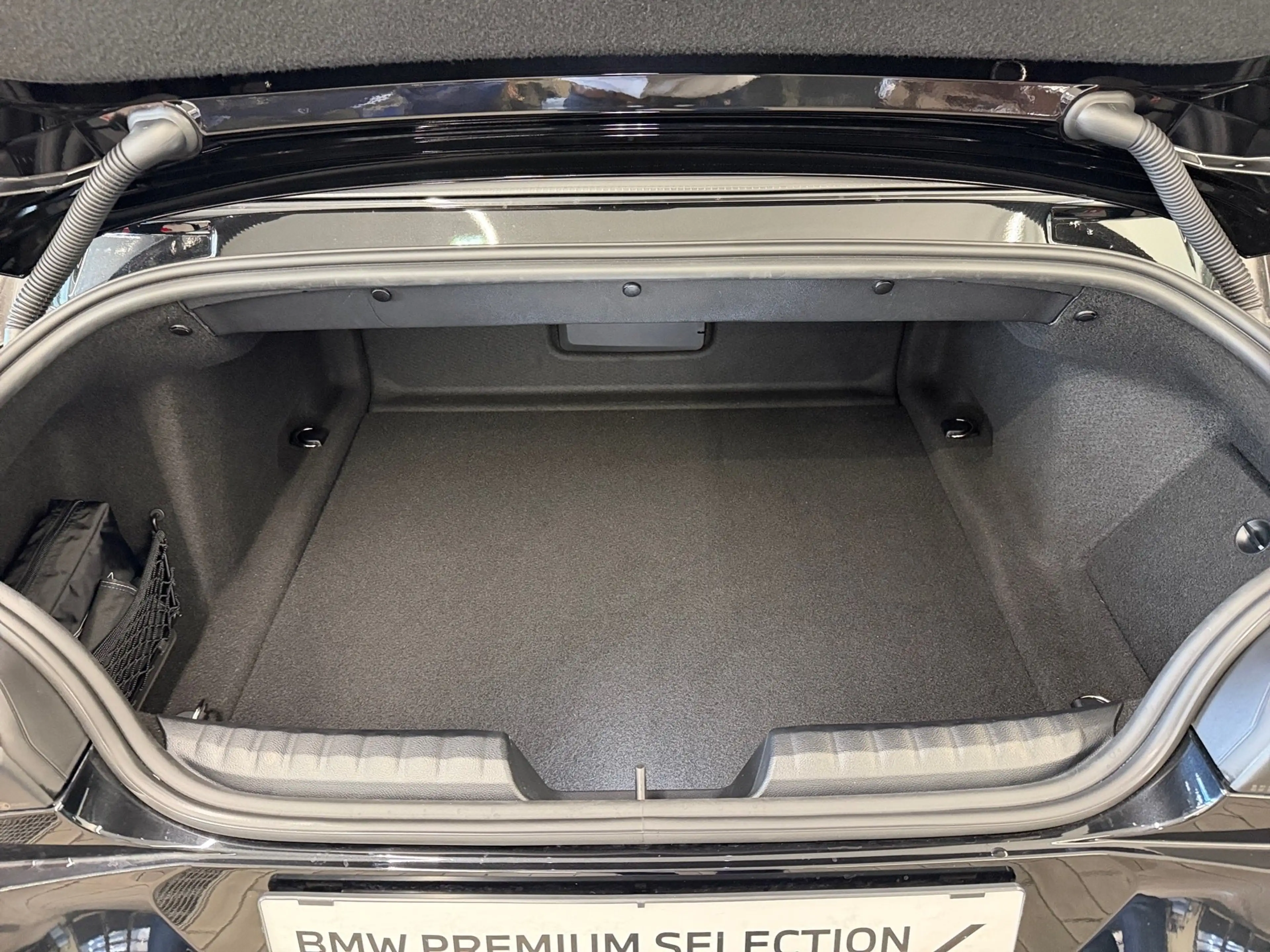 BMW Z4 sDrive M40i — photo 11