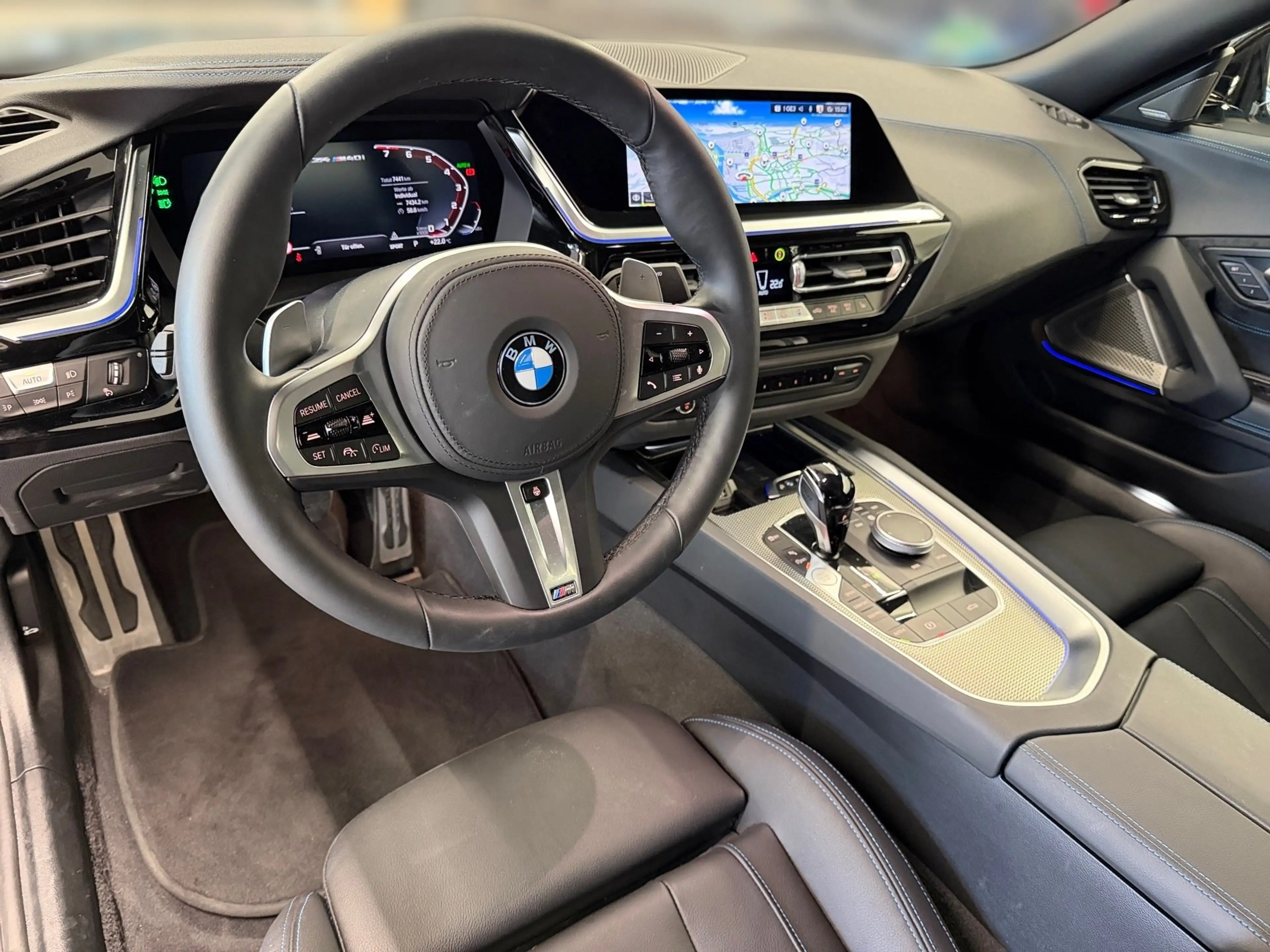 BMW Z4 sDrive M40i — photo 8