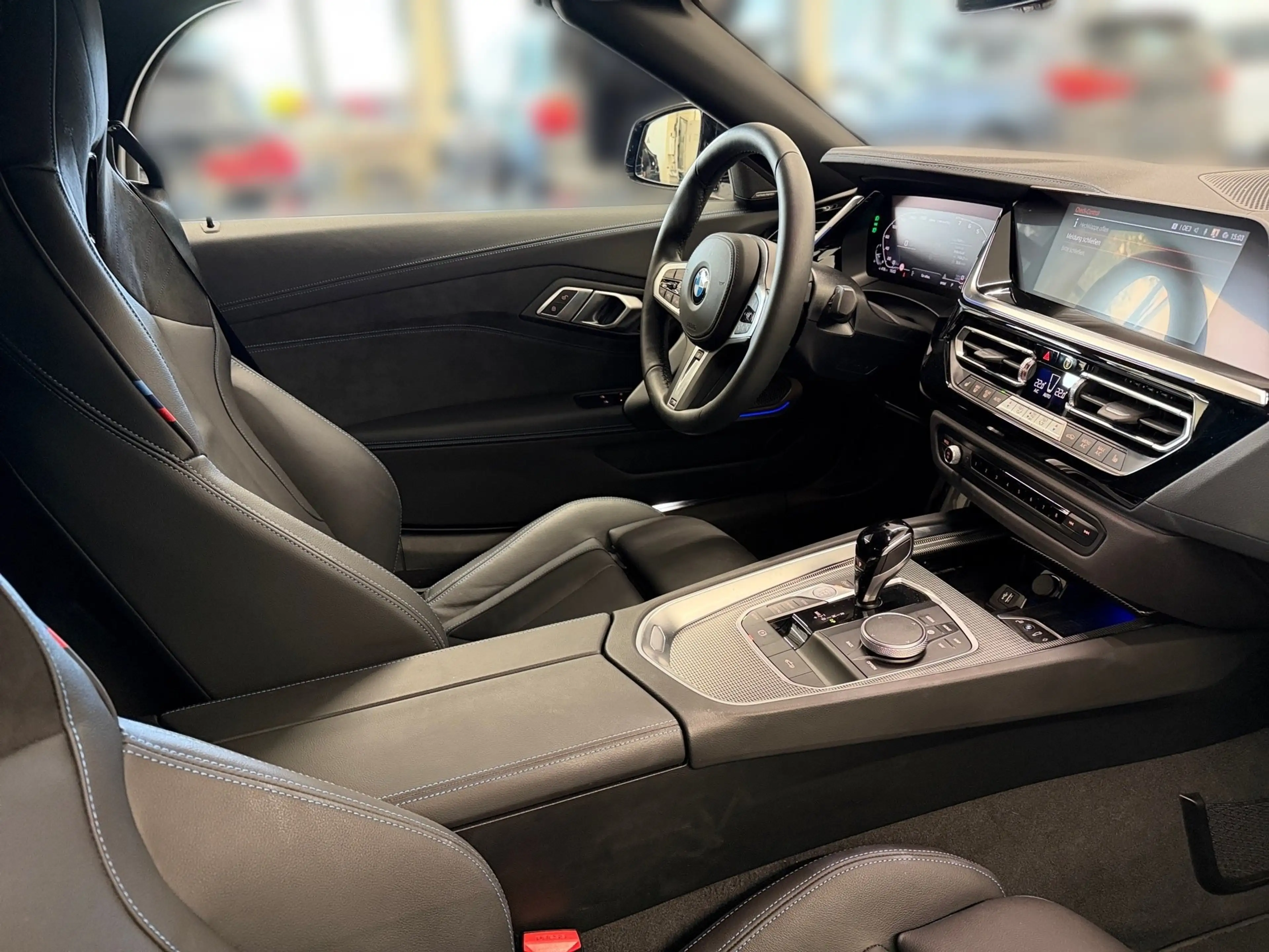 BMW Z4 sDrive M40i — photo 12