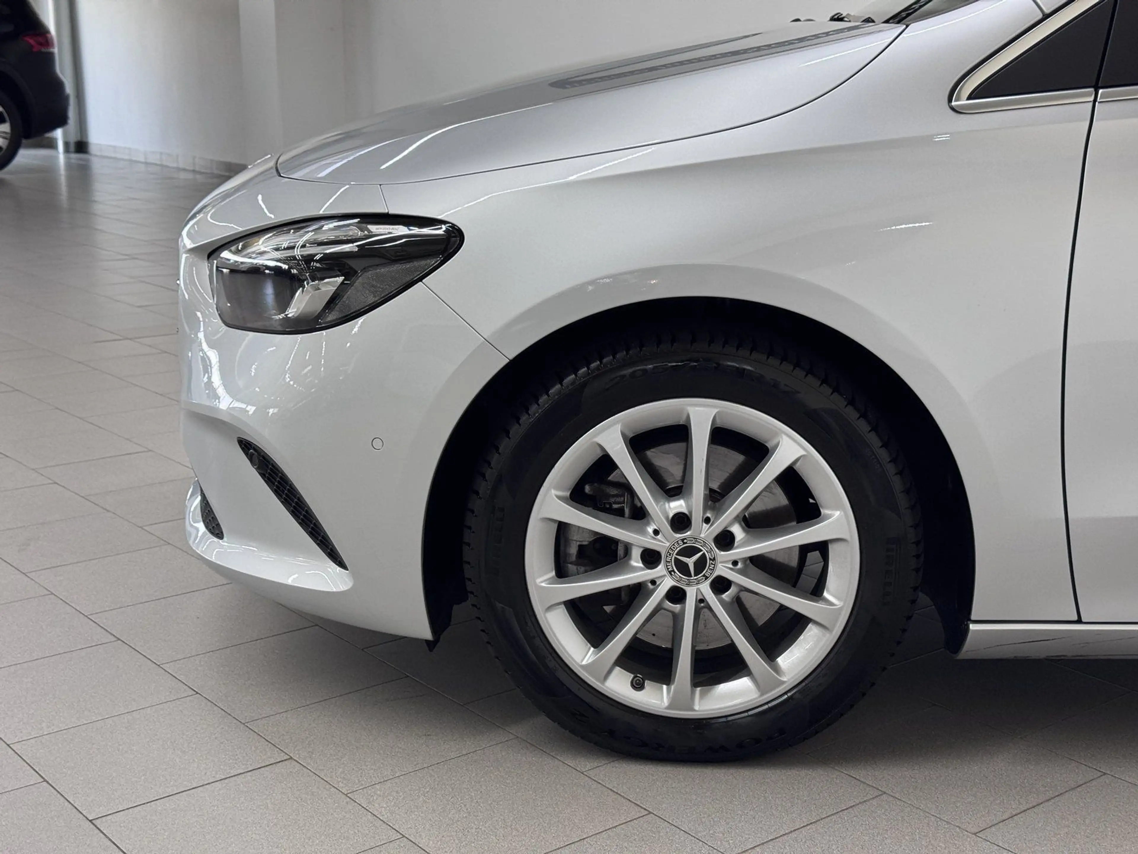 Mercedes-Benz B 220 PROGRESSIVE+DISTR+AHK+HUD+LED+KAM+SPUR — photo 7