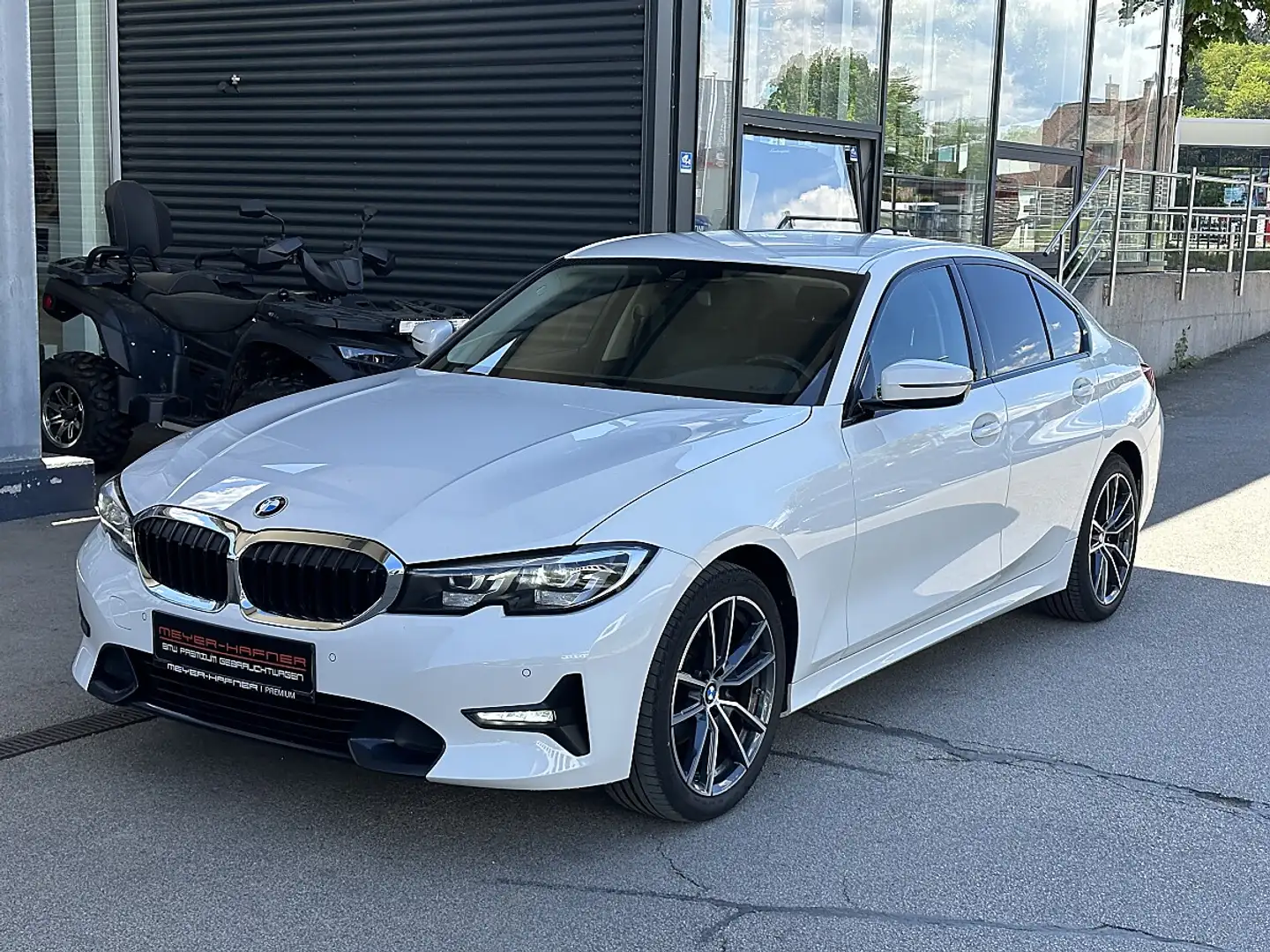 BMW 318 d Sport Line Aut. / Harman Kardon / 18" Weiß - 1