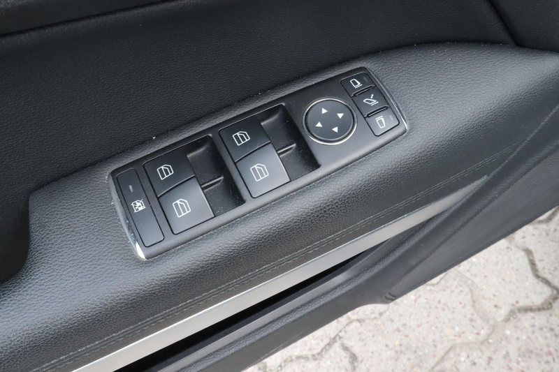 Mercedes-Benz E 350 Coupé CGI Elegance Cruise Control, Climate Control — photo 14