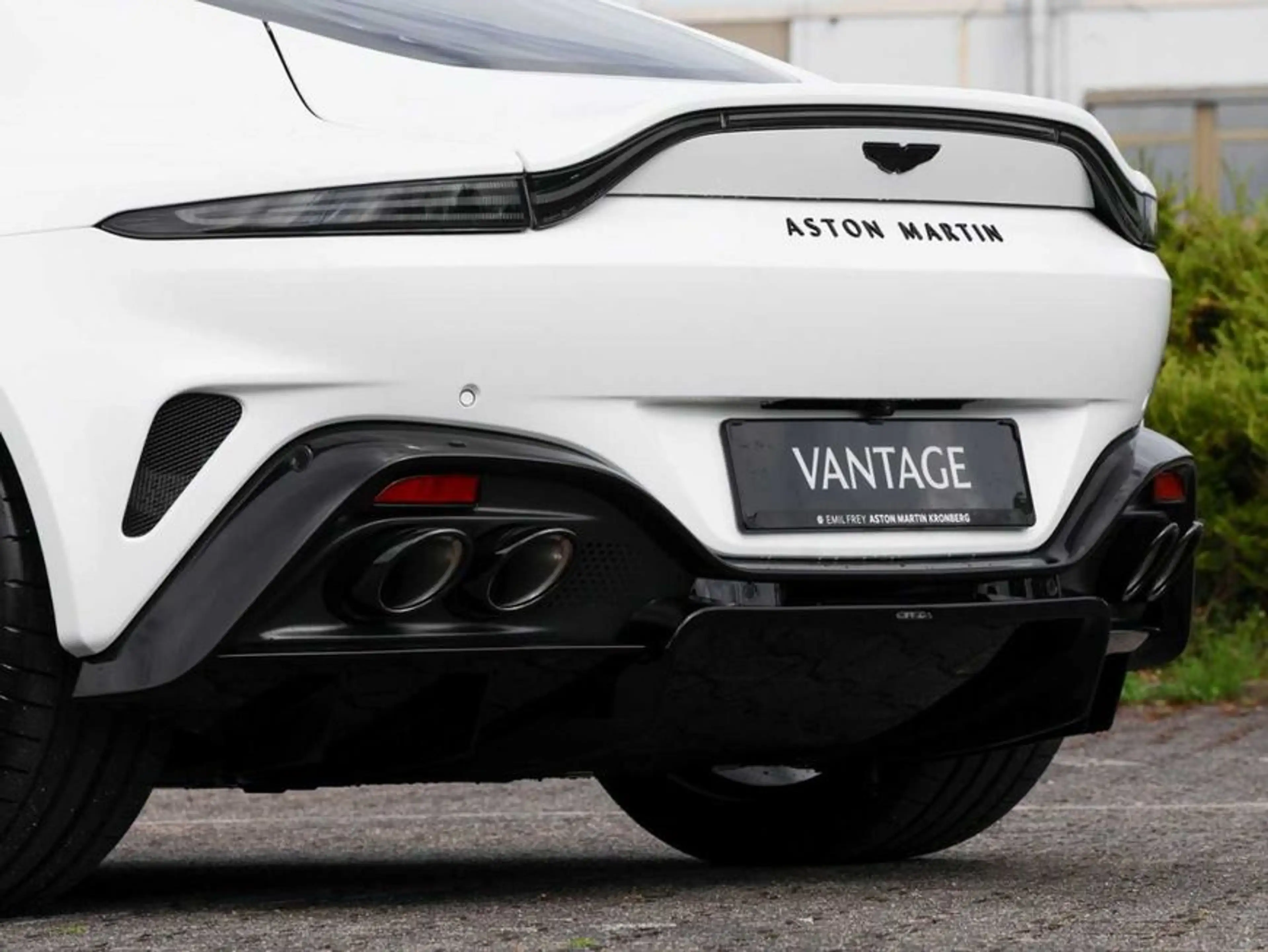 Aston Martin V8 Coupe — photo 9