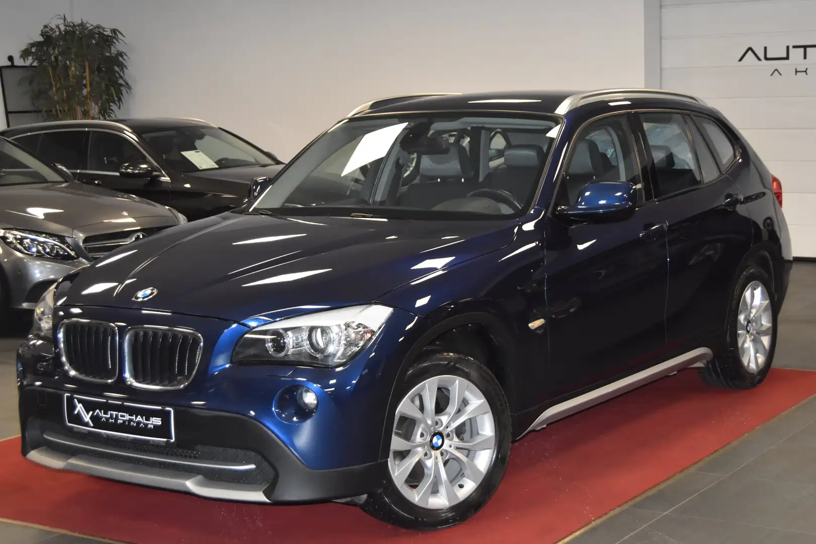 BMW X1 20 d xDrive~2HAND~EU5~VOLL SCHECKHEFT~XENON Blau - 1