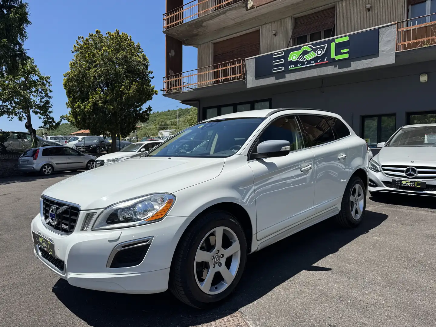 Volvo XC60 2.4 d4 (d3) R-design awd 163cv - 1