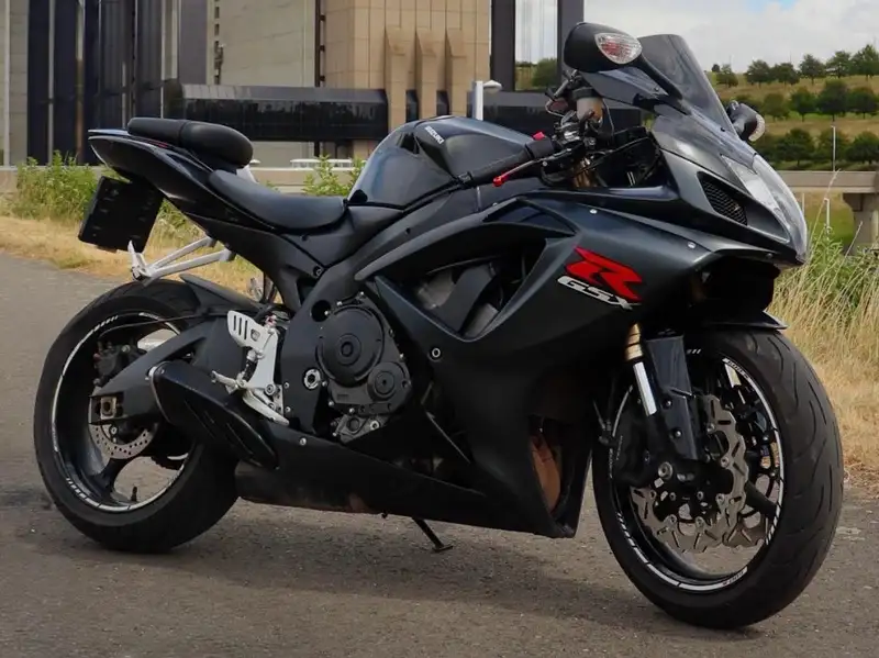 Suzuki GSX-R 600 - foto 2