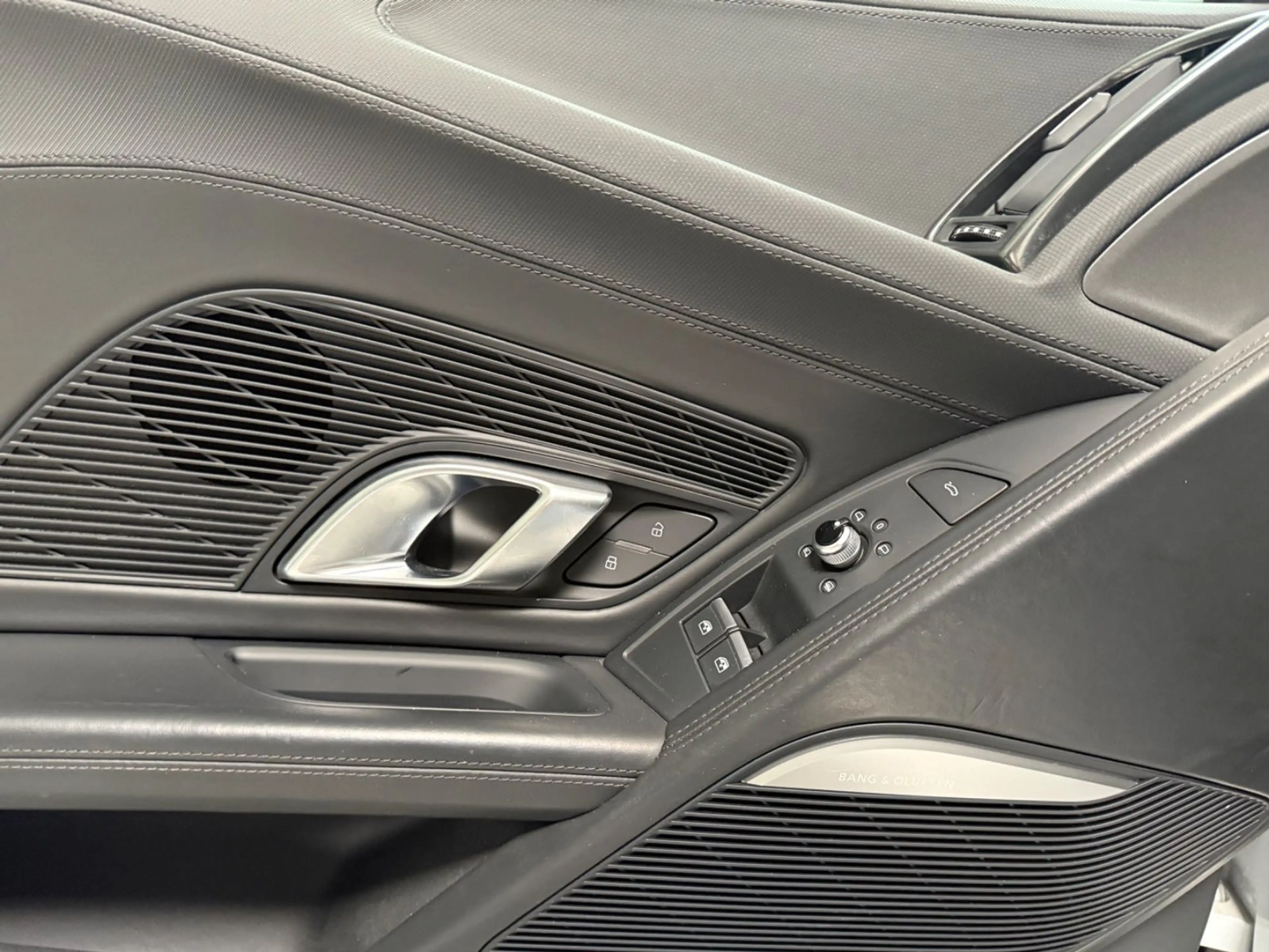 Audi R8 Spyder 5.2 FSI quattro*HU-AU NEU* — photo 12