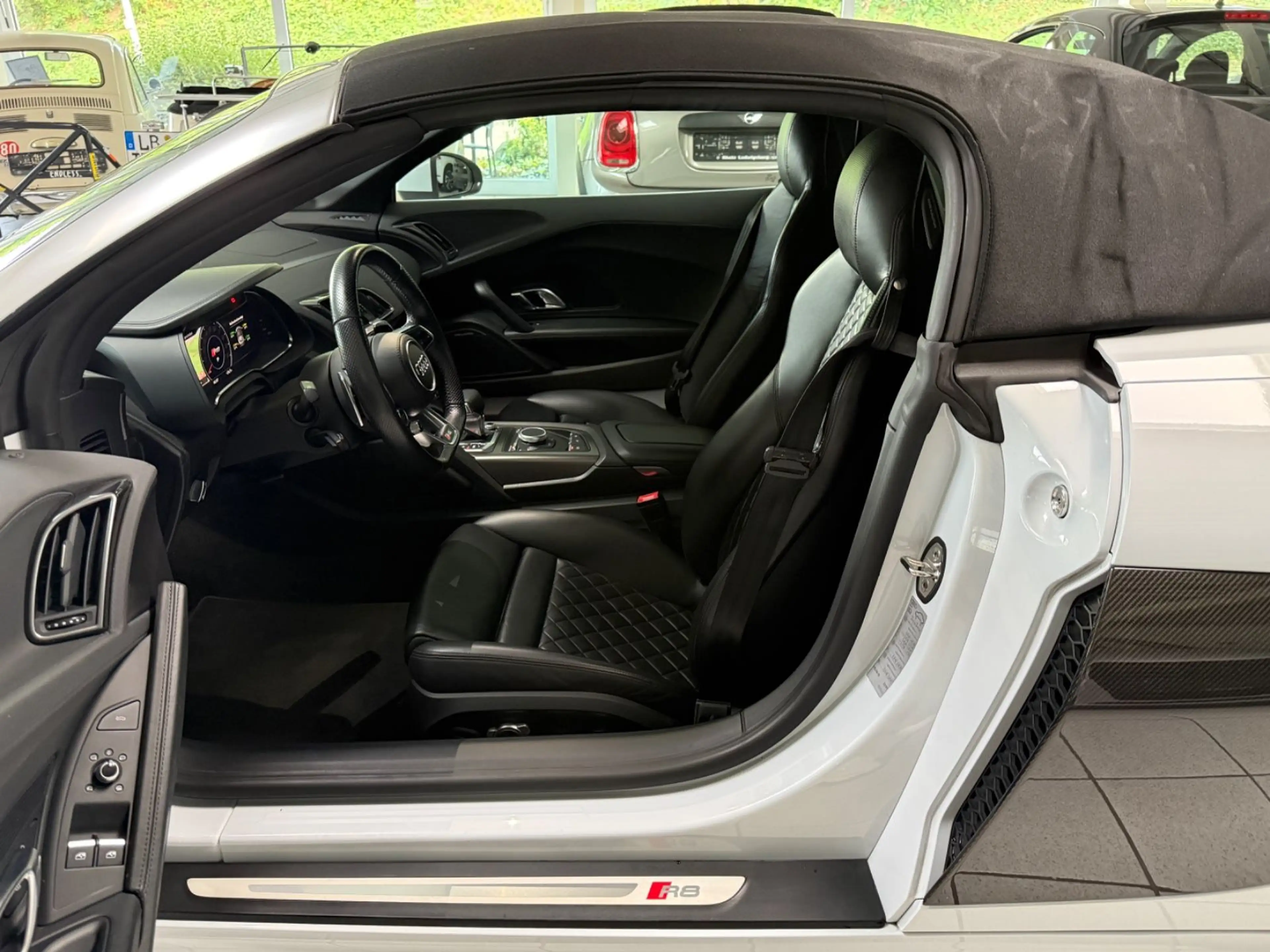 Audi R8 Spyder 5.2 FSI quattro*HU-AU NEU* — photo 9