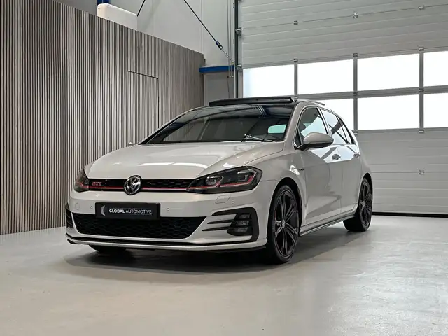 Volkswagen Golf GTI 2.0 TSI Performance - 245PK - SCHUIFDAK - STANDKAC
