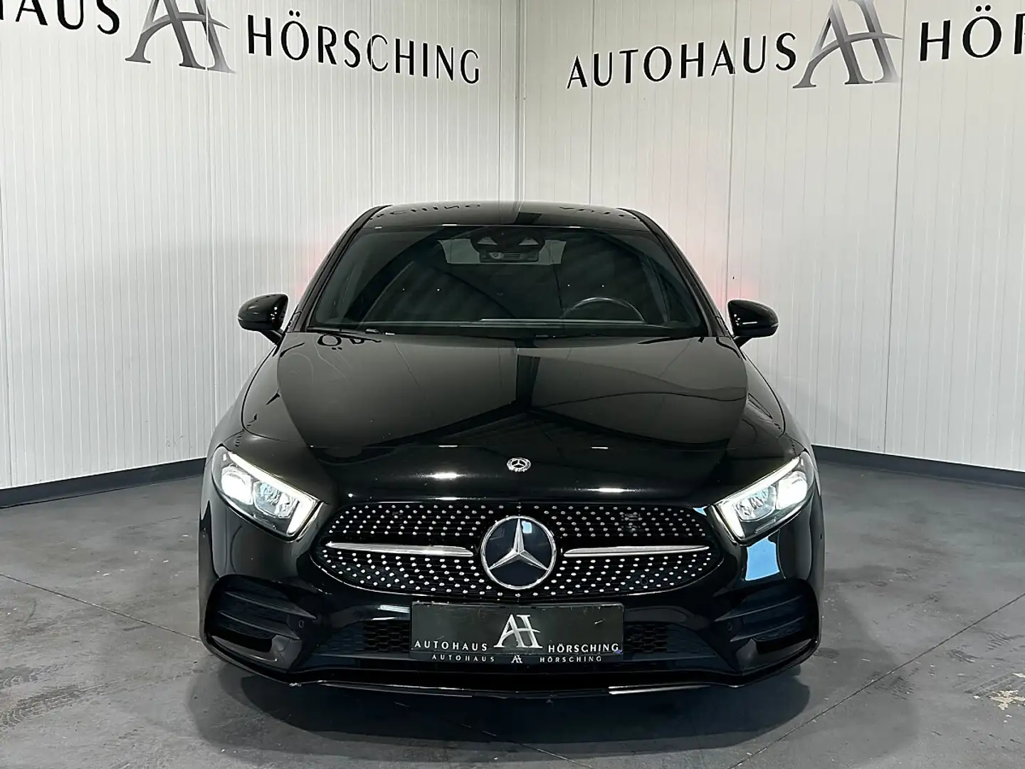 Mercedes-Benz A 180 d Limousine Aut.//AMG-PAKET//AMBIENTE//SITZHEIZUNG Schwarz - 2