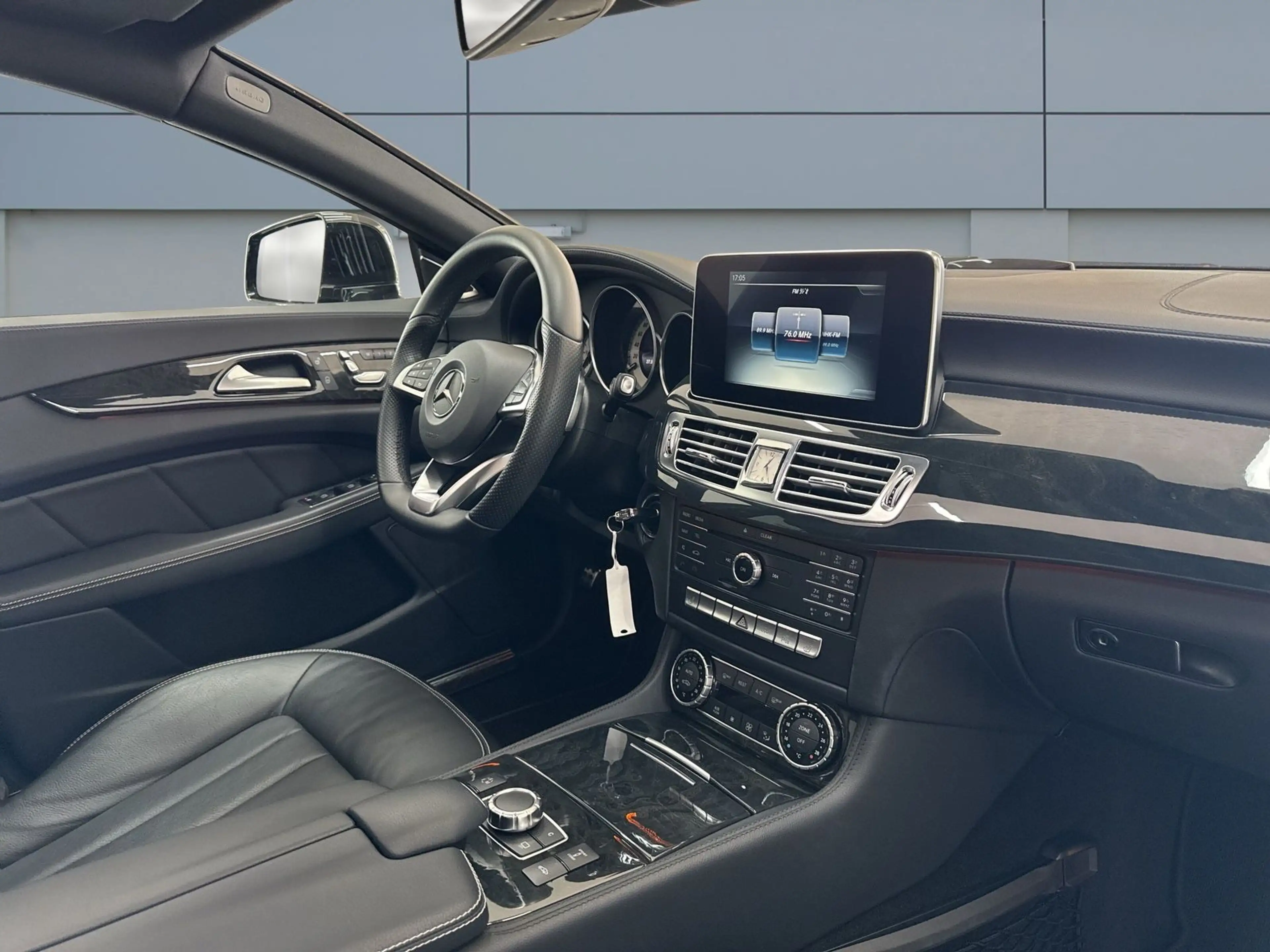 Mercedes-Benz CLS 500 AMG Lim. *NAVI*LED*H&K*MEM*360*LUFT* — photo 10