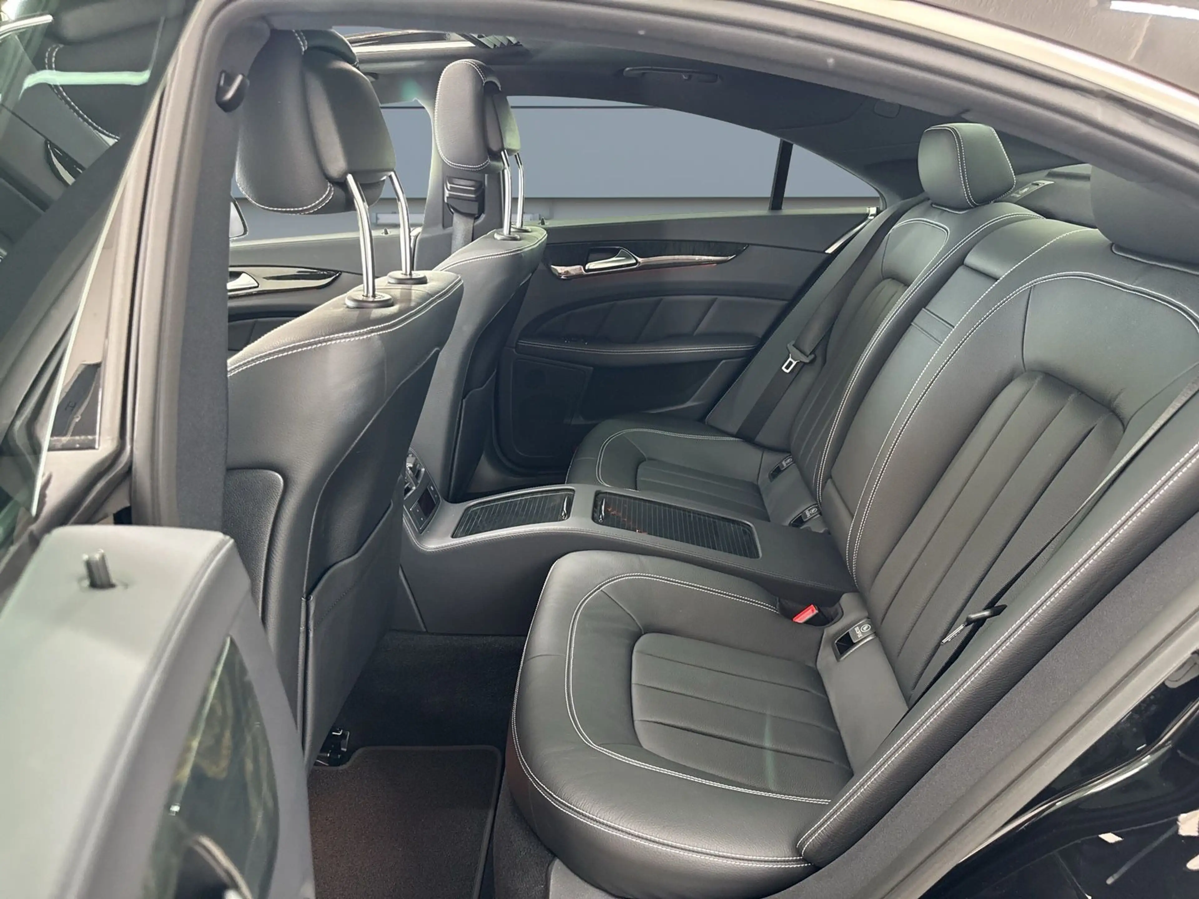Mercedes-Benz CLS 500 AMG Lim. *NAVI*LED*H&K*MEM*360*LUFT* — photo 8