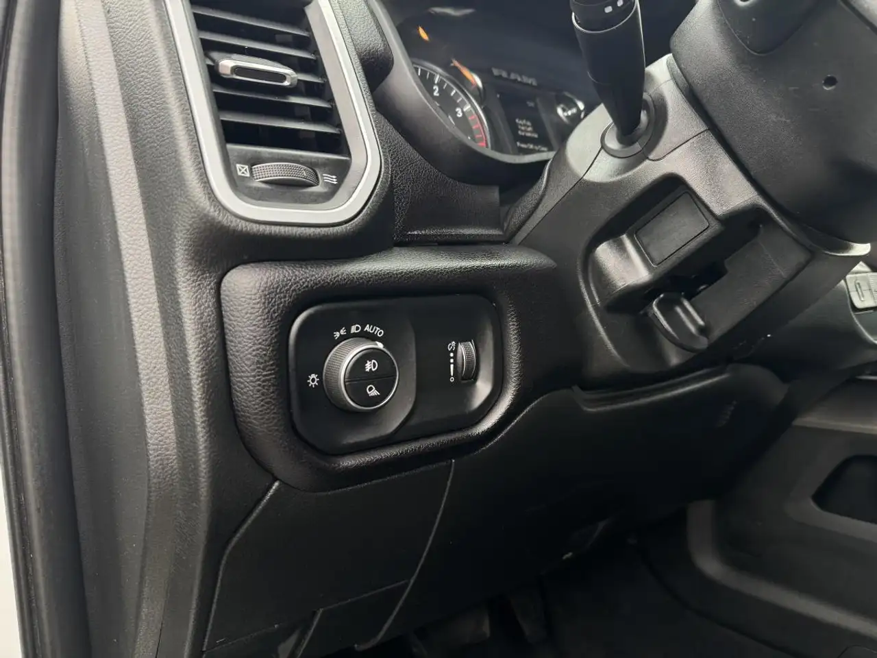 RAM 2500 снимка RAM 2500