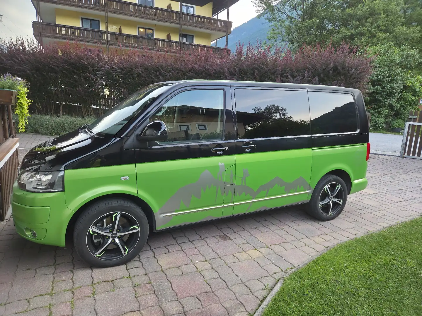 Volkswagen T5 Multivan Comfortline 2,0 BiTDI D-PF DSG - 1