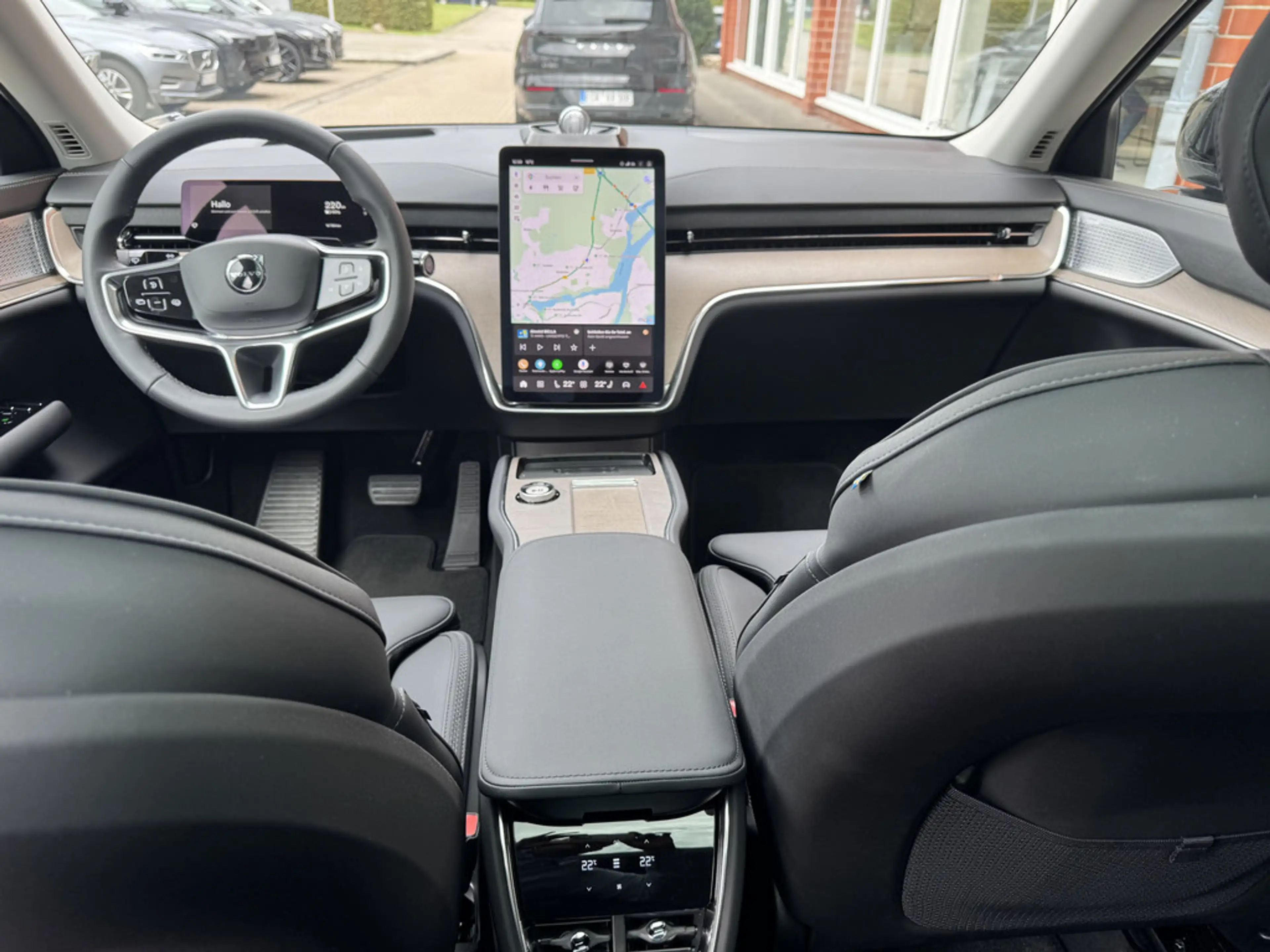 Volvo EX90 Ultra Performance HUD AHK B&W — photo 6